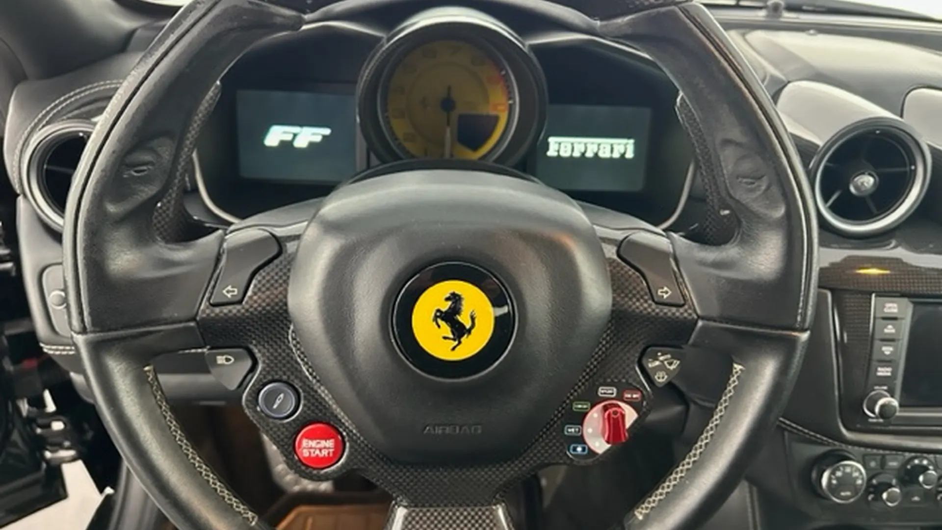 Ferrari FF — photo 10