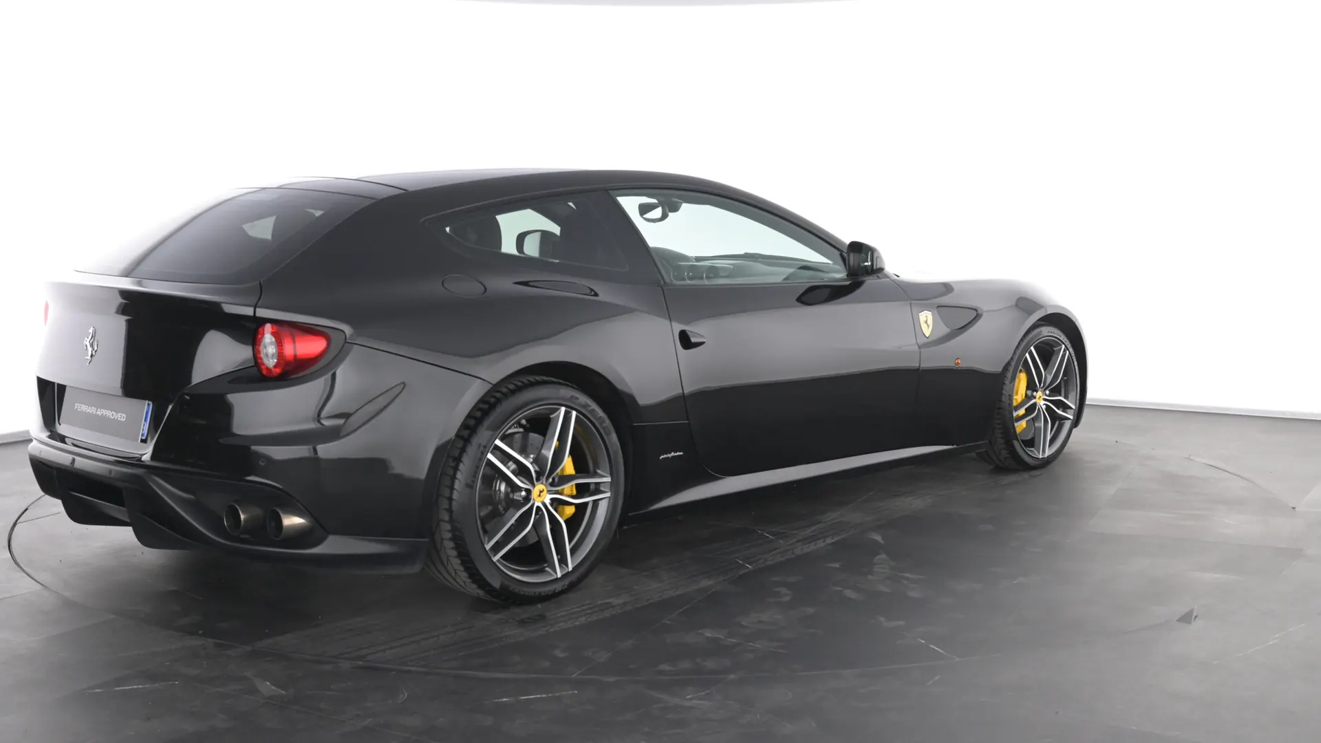 Ferrari FF — photo 3