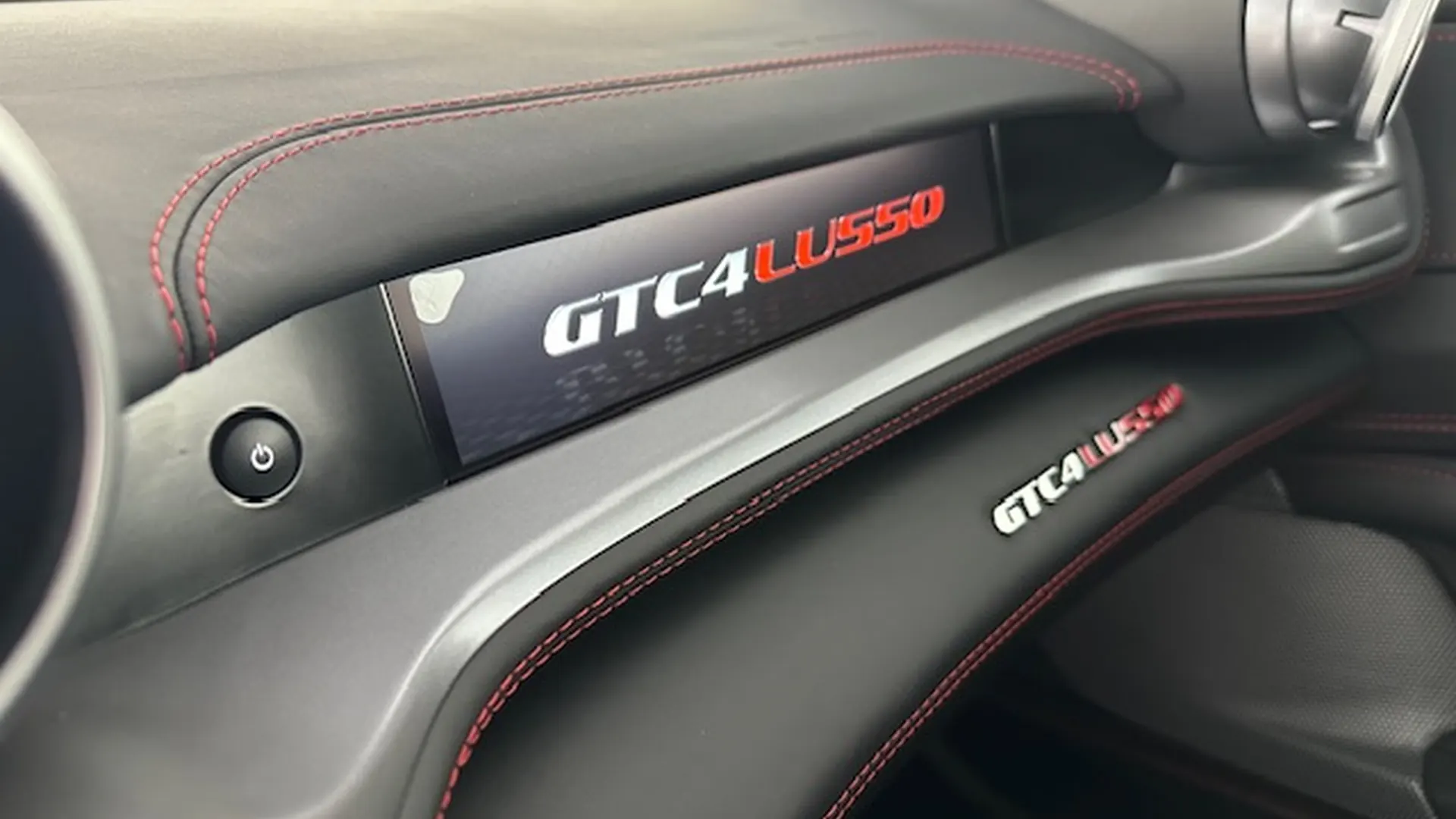 Ferrari GTC4Lusso — photo 12