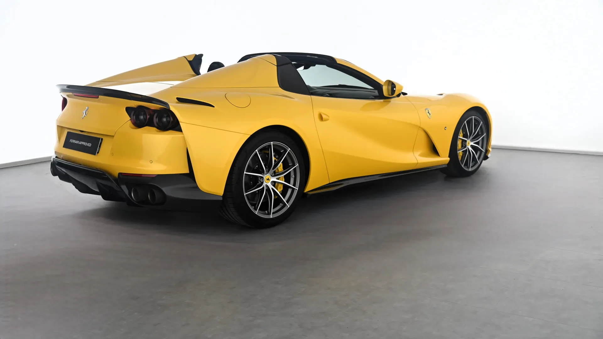 Ferrari 812 — photo 3