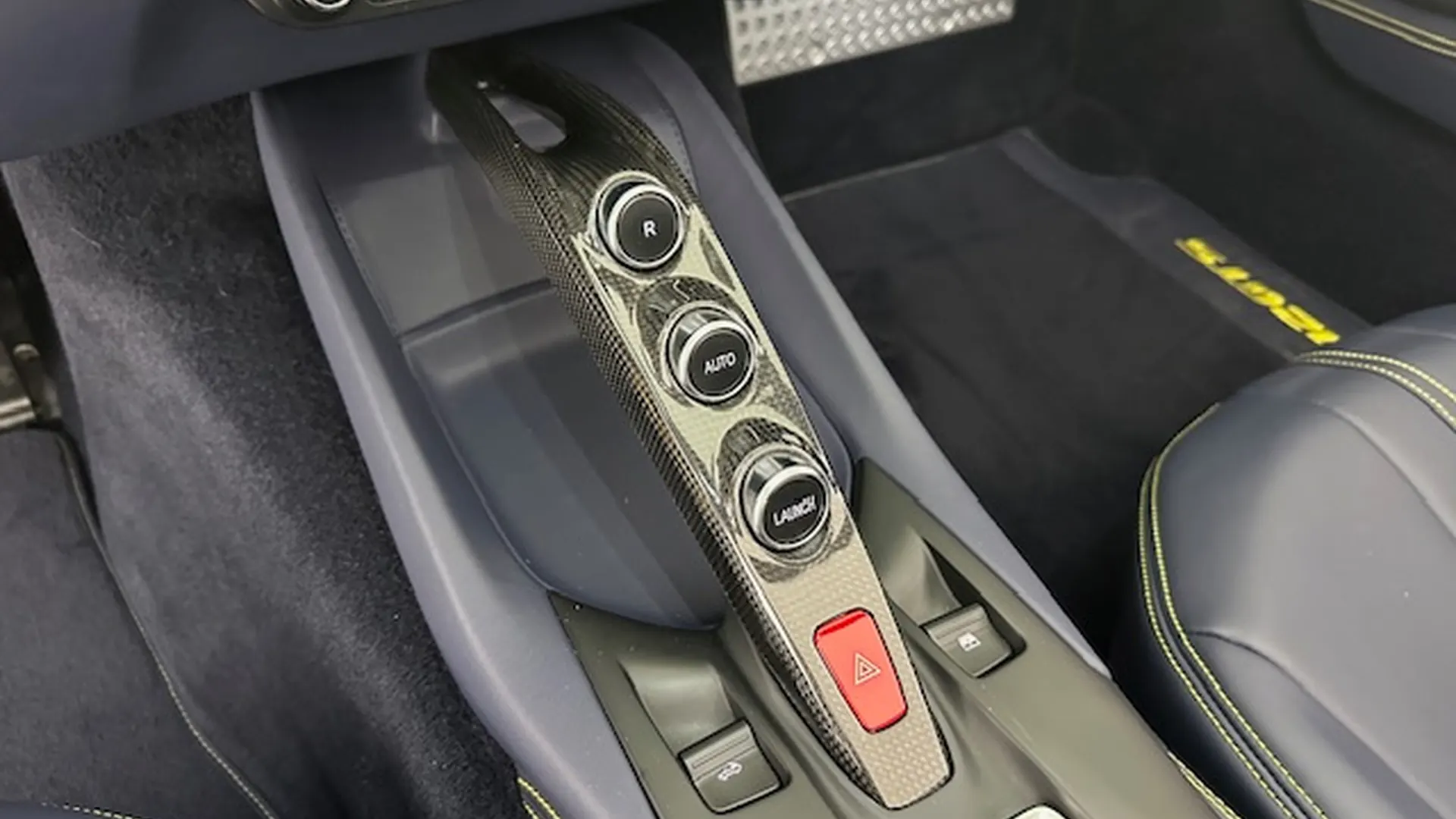 Ferrari 812 — photo 10