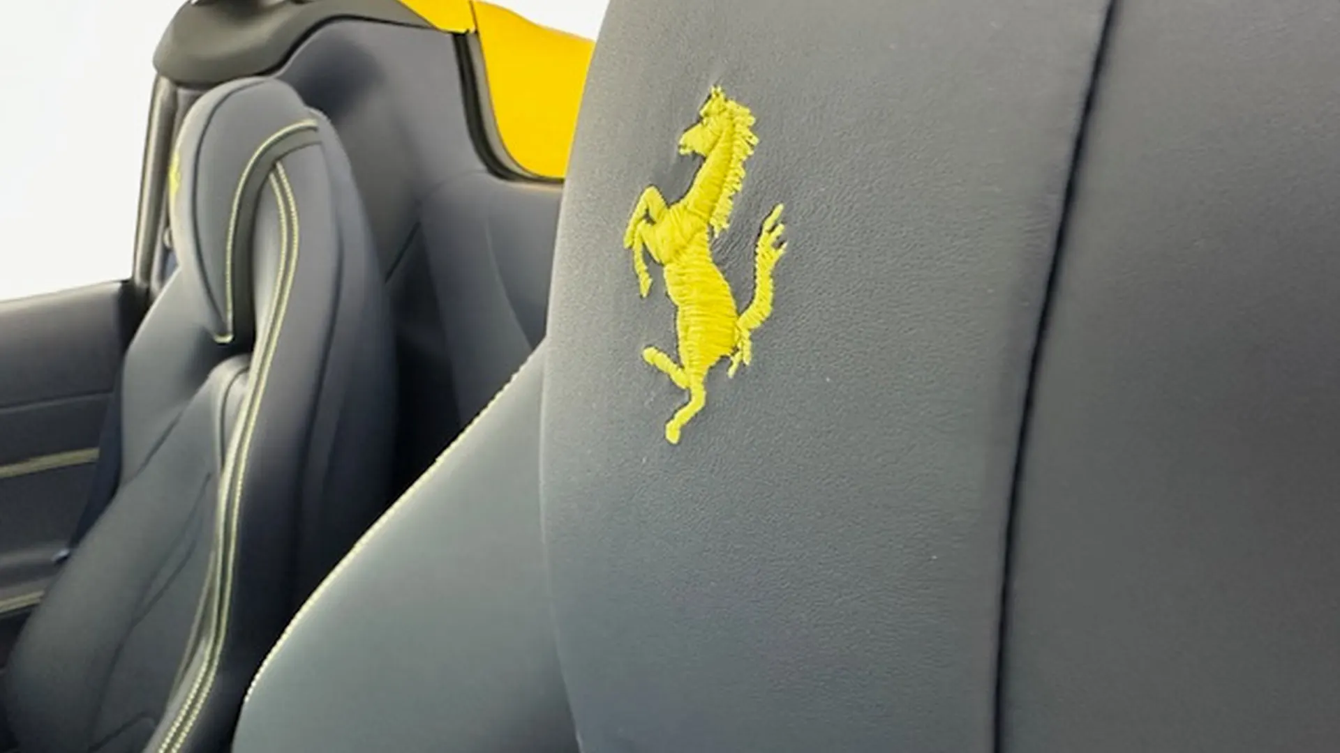 Ferrari 812 — photo 8