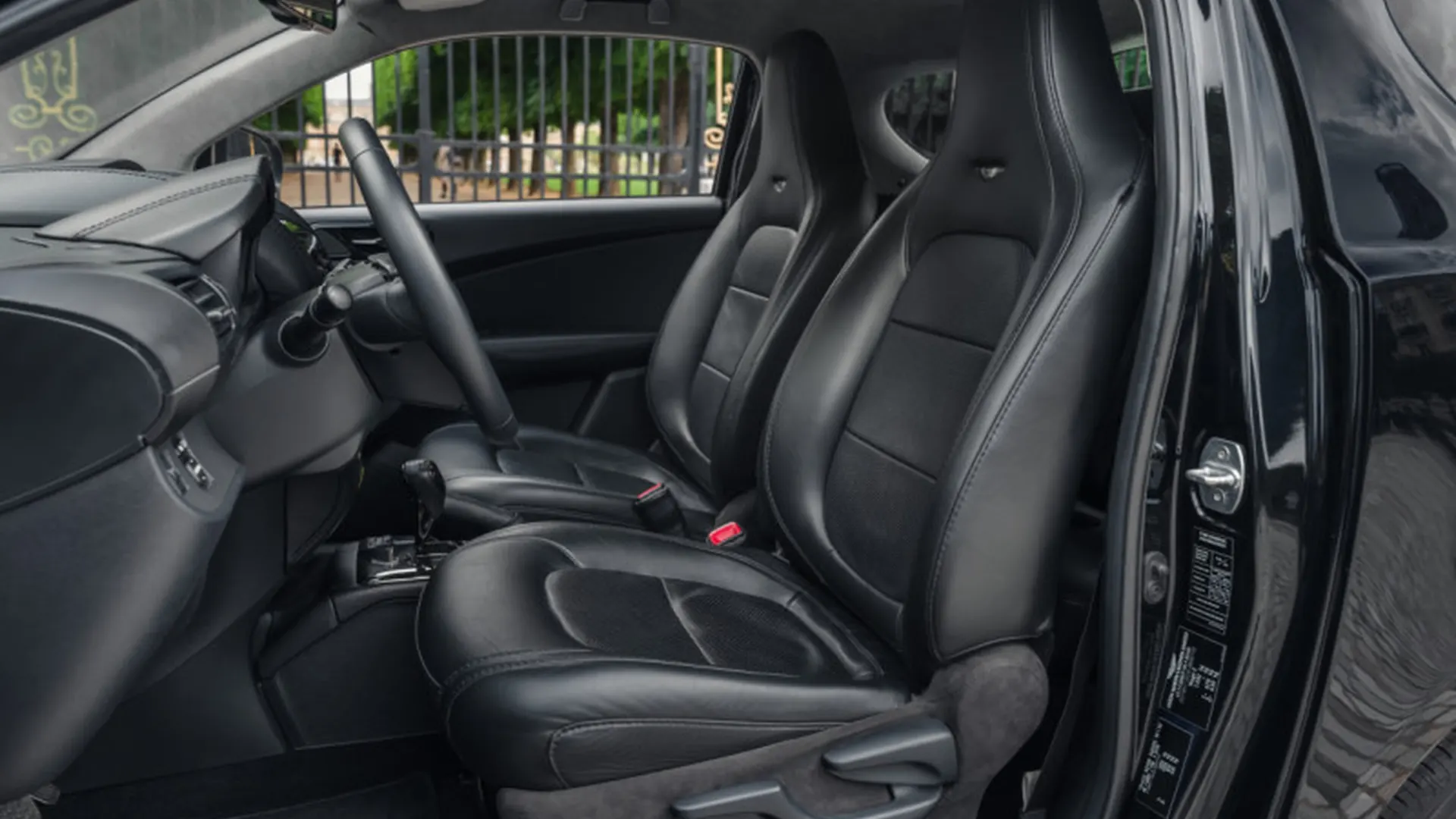Aston Martin Cygnet — photo 9