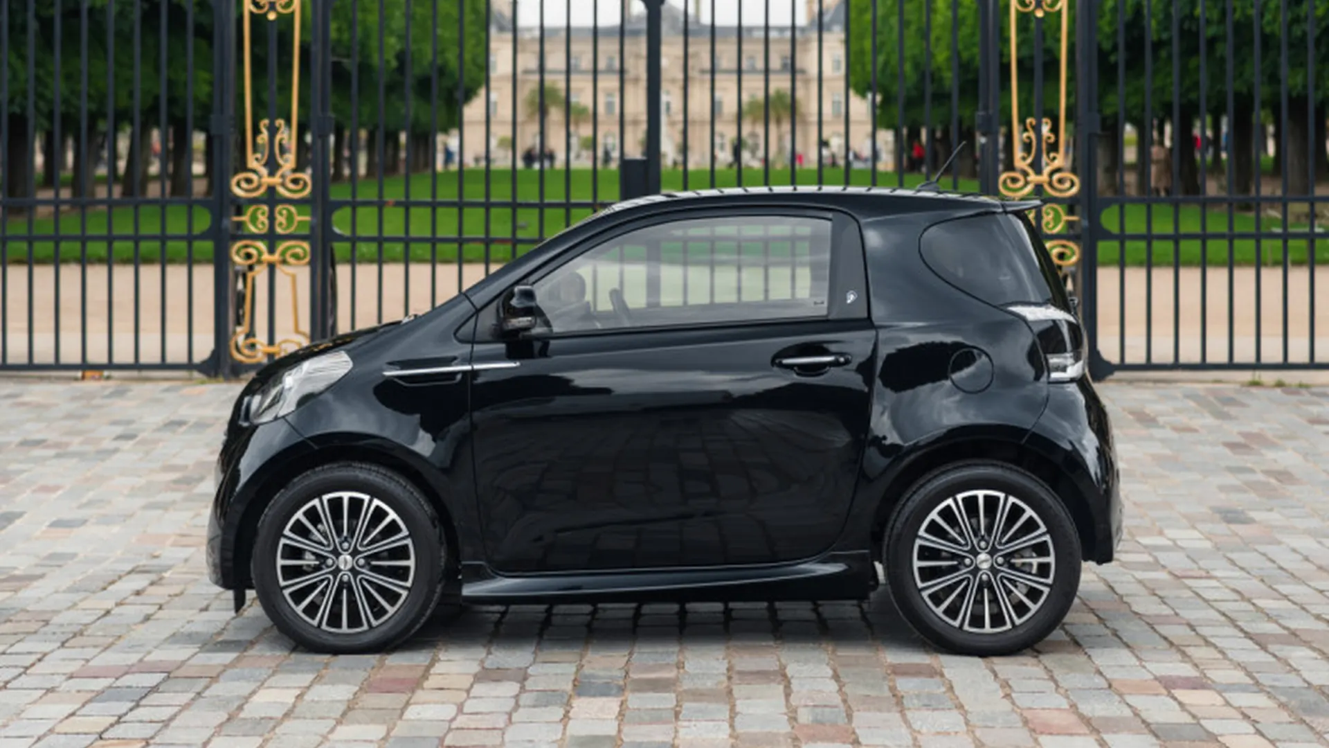 Aston Martin Cygnet — photo 2