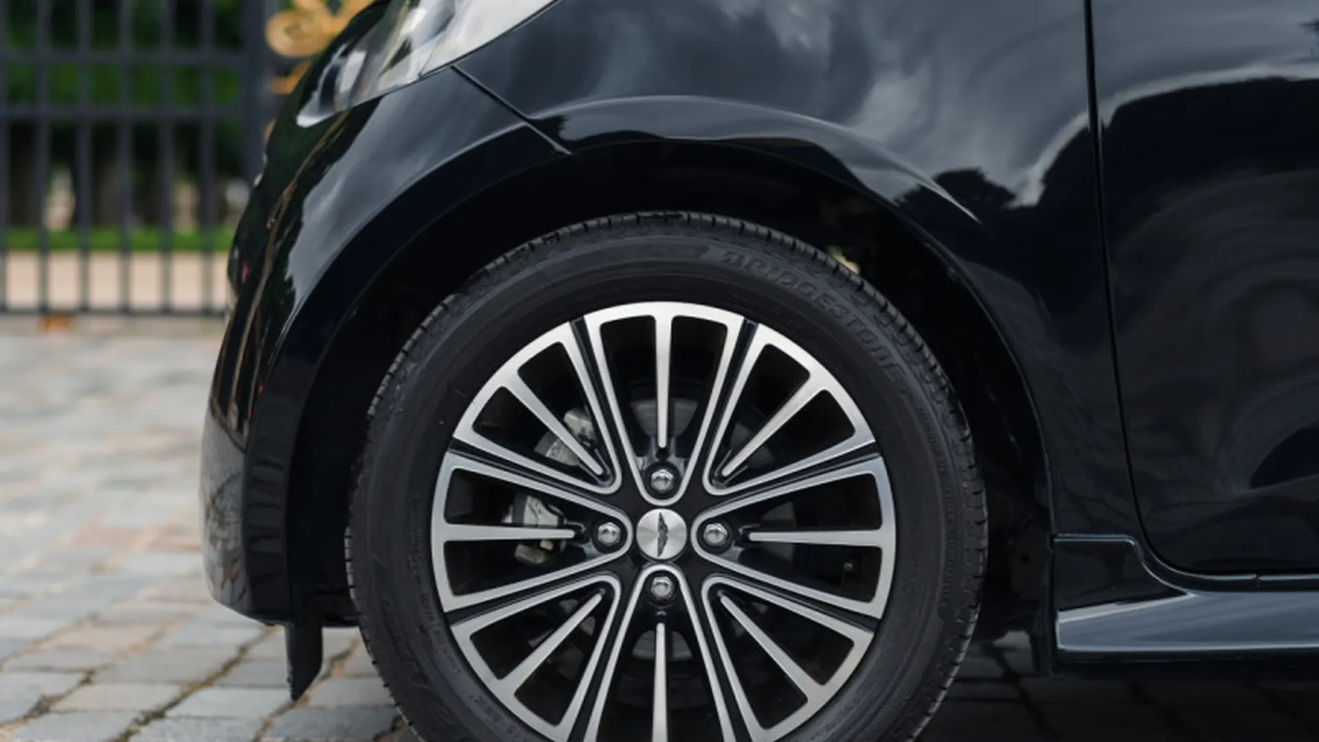 Aston Martin Cygnet — photo 6
