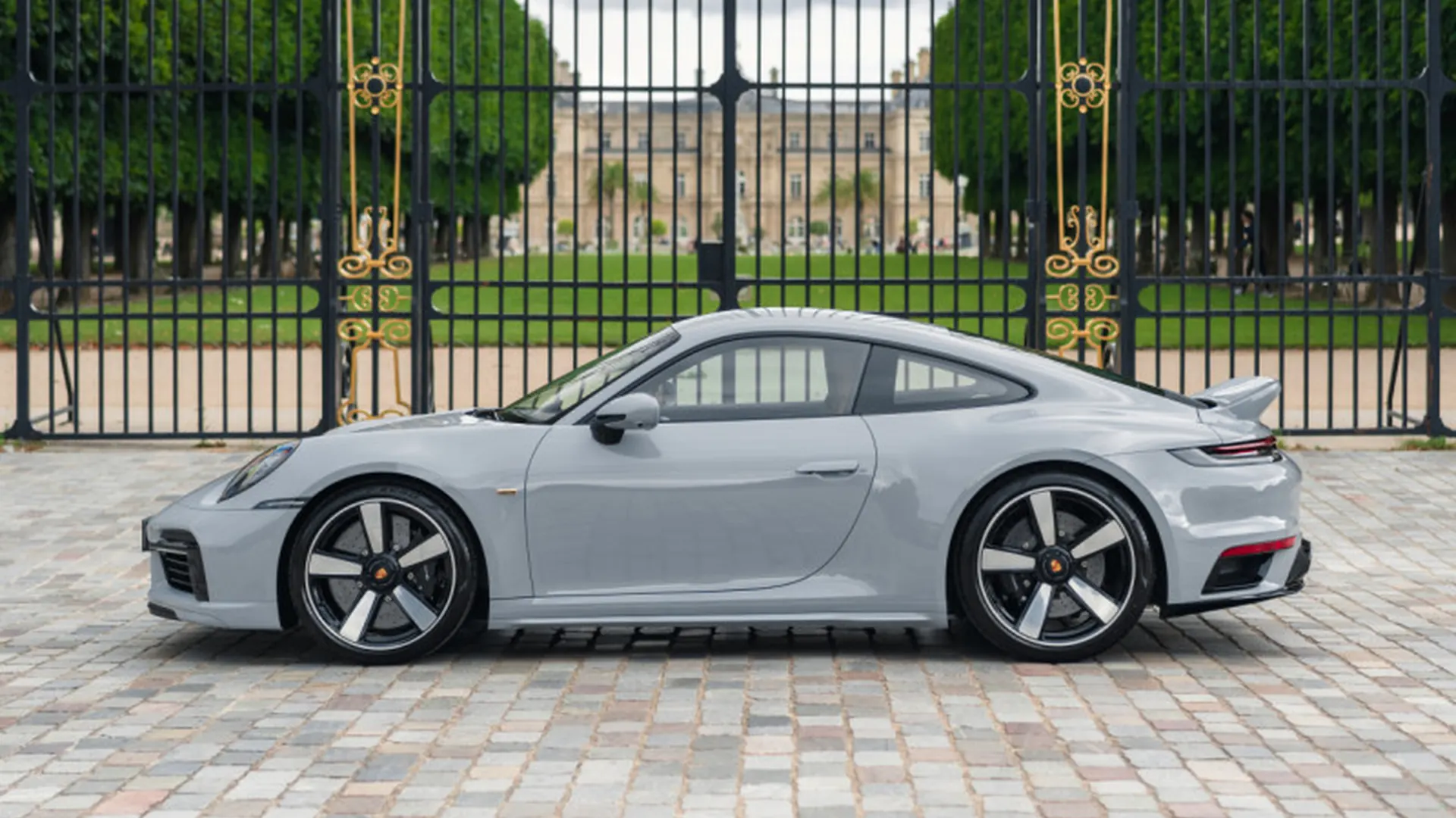 Porsche 992 — photo 2