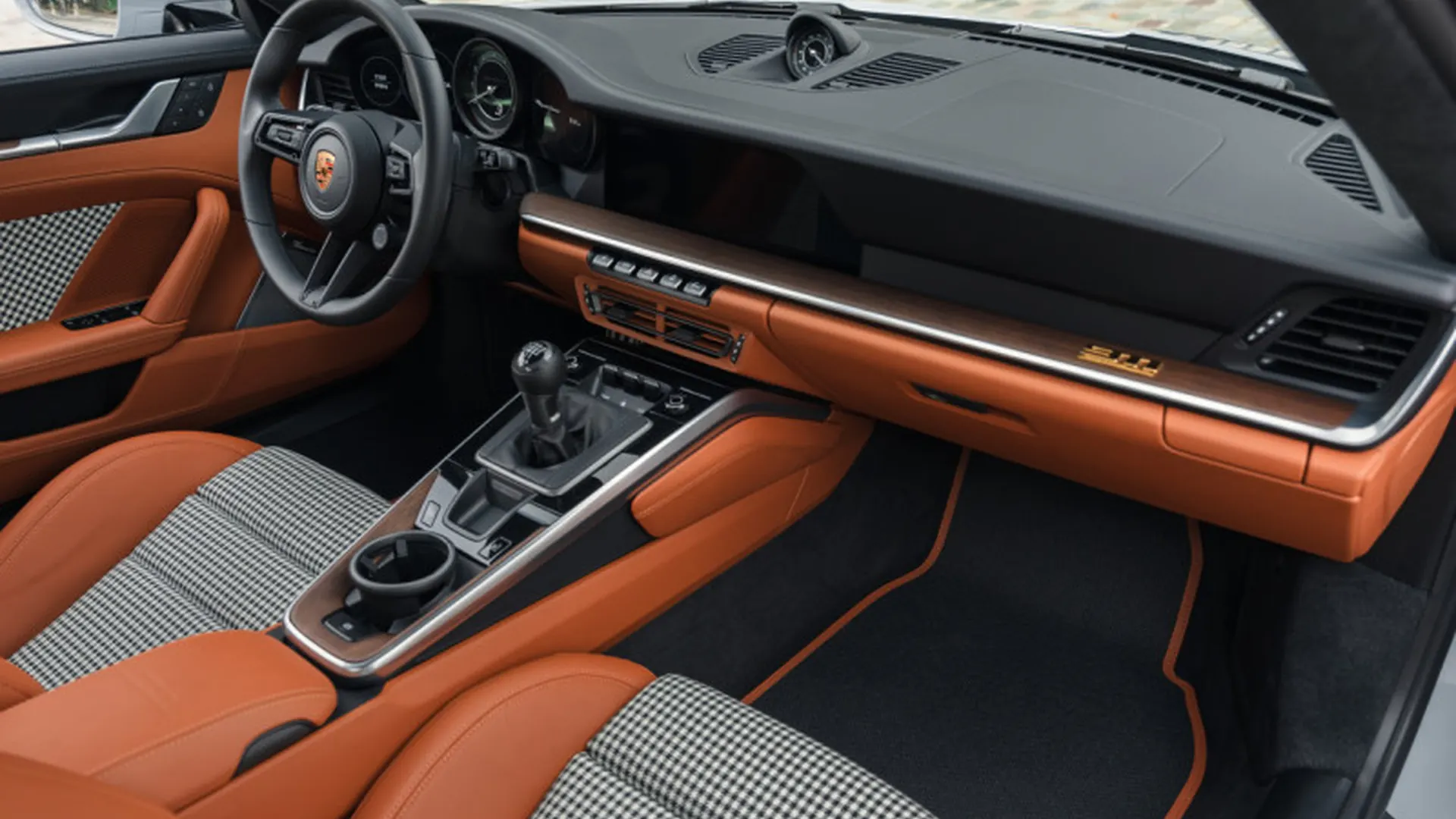 Porsche 992 — photo 9