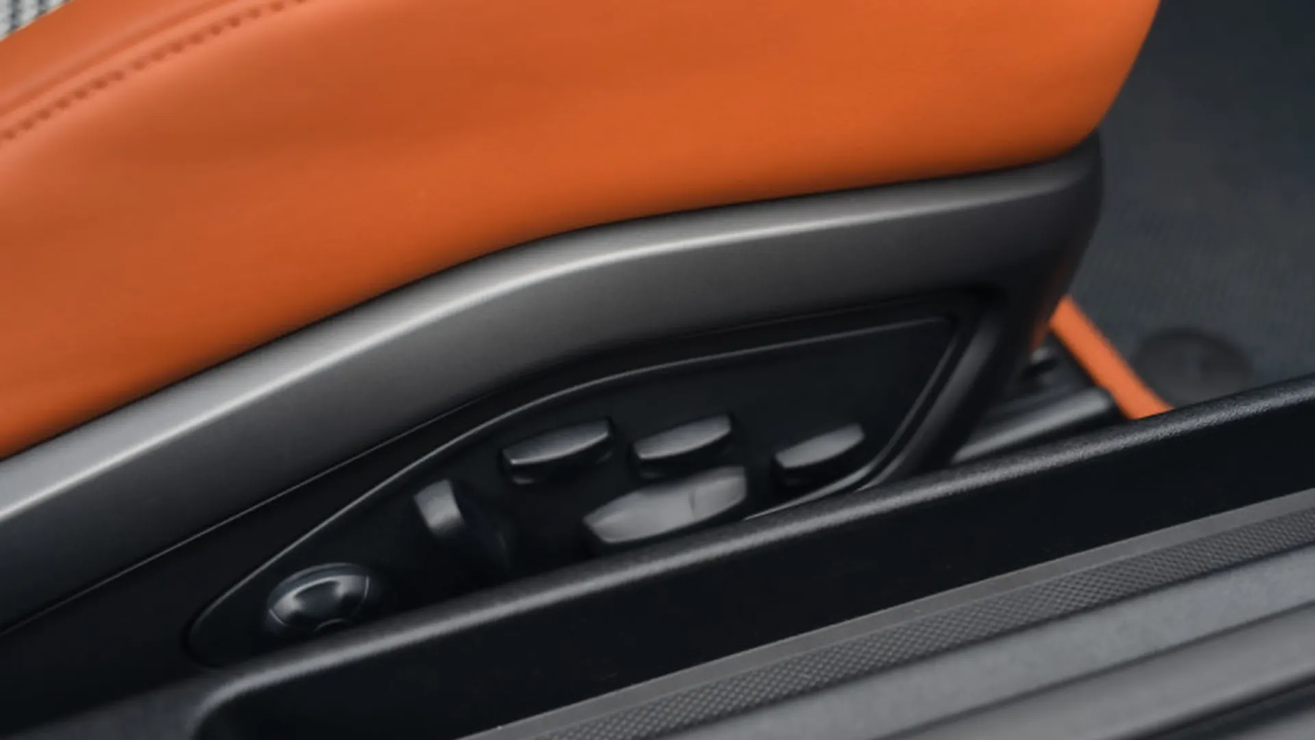 Porsche 992 — photo 30