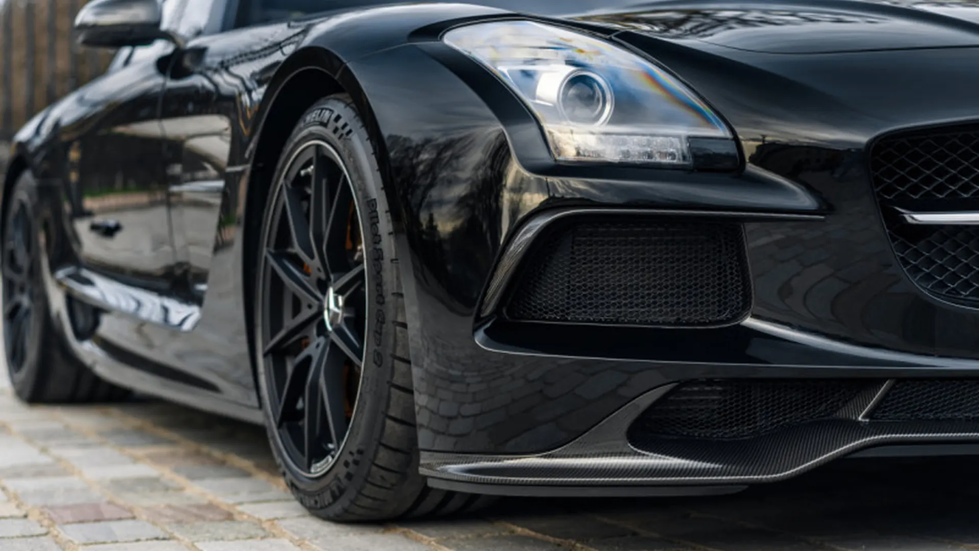 Mercedes-Benz SLS — photo 39