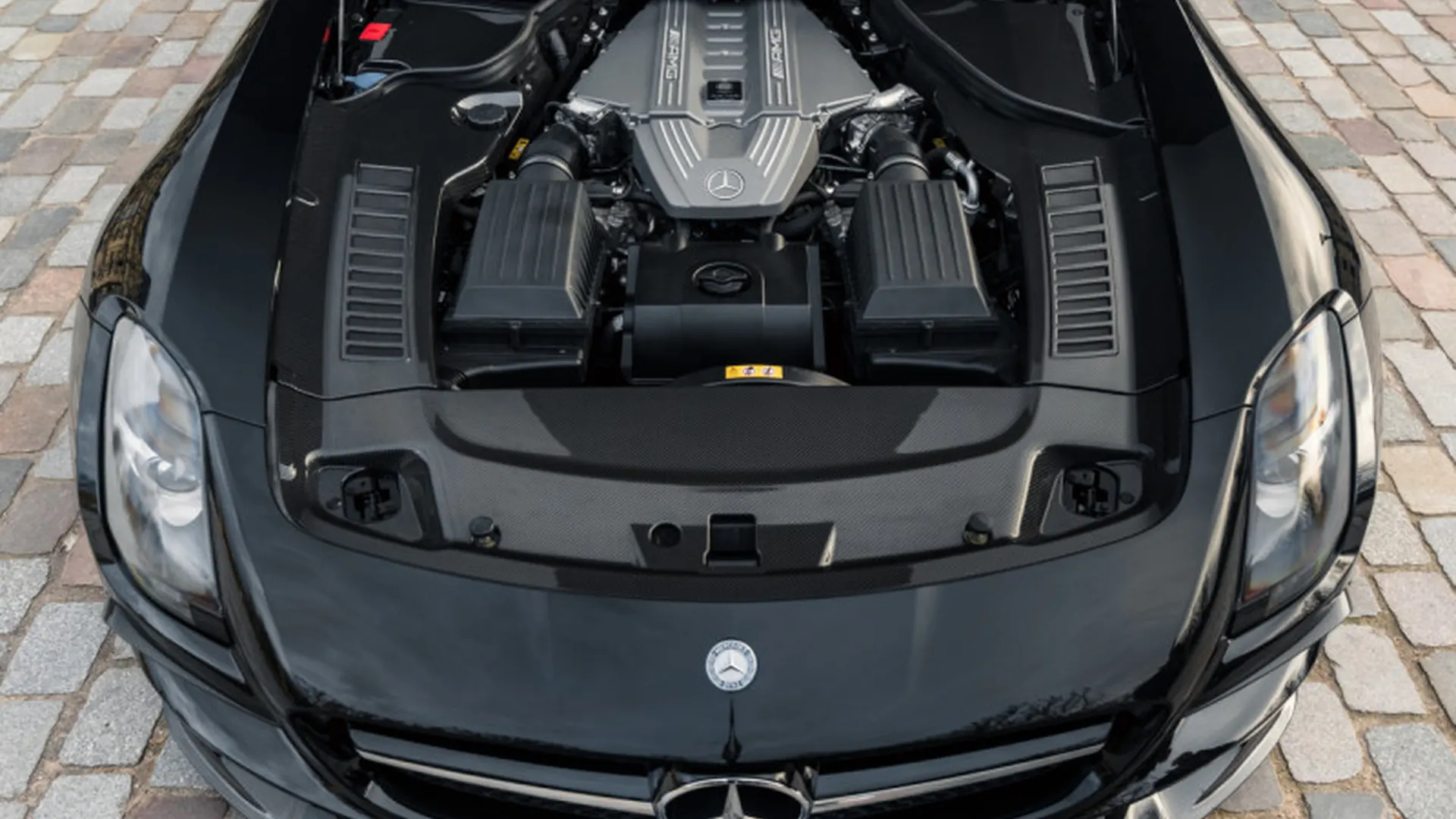 Mercedes-Benz SLS — photo 37