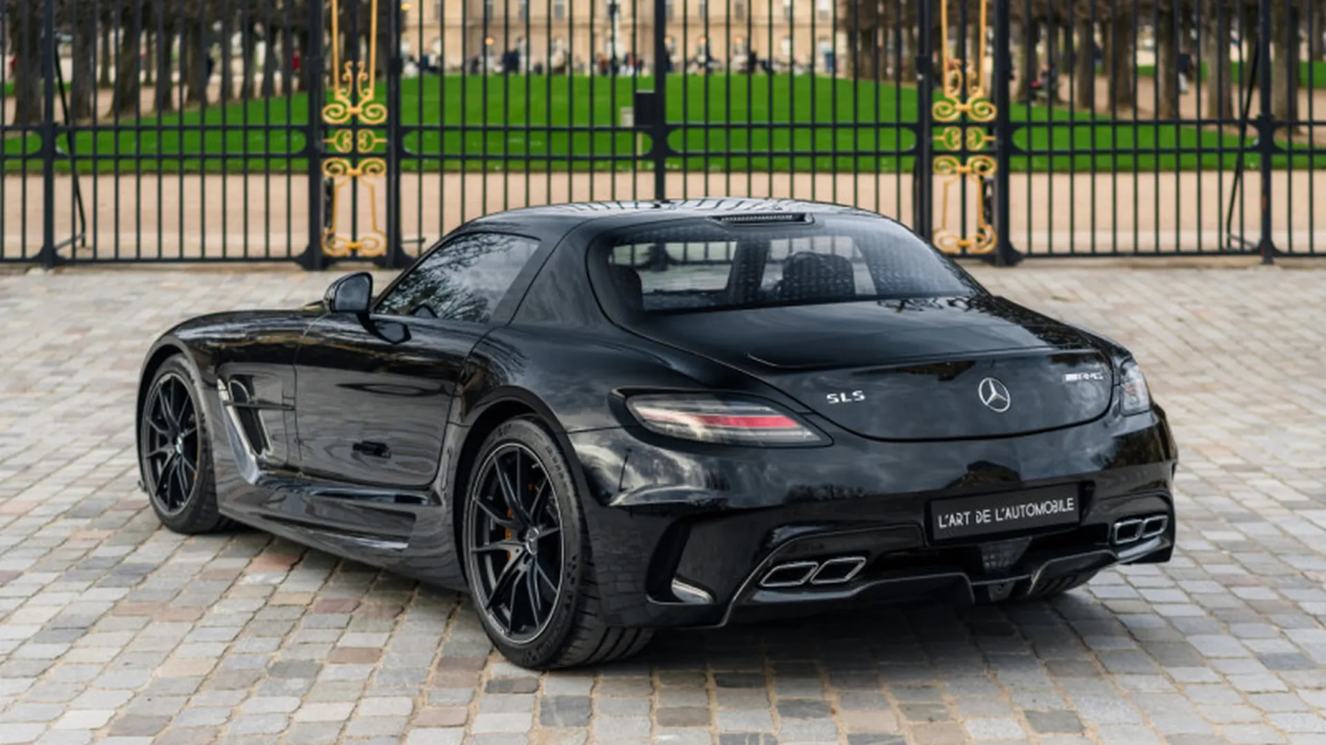 Mercedes-Benz SLS — photo 5