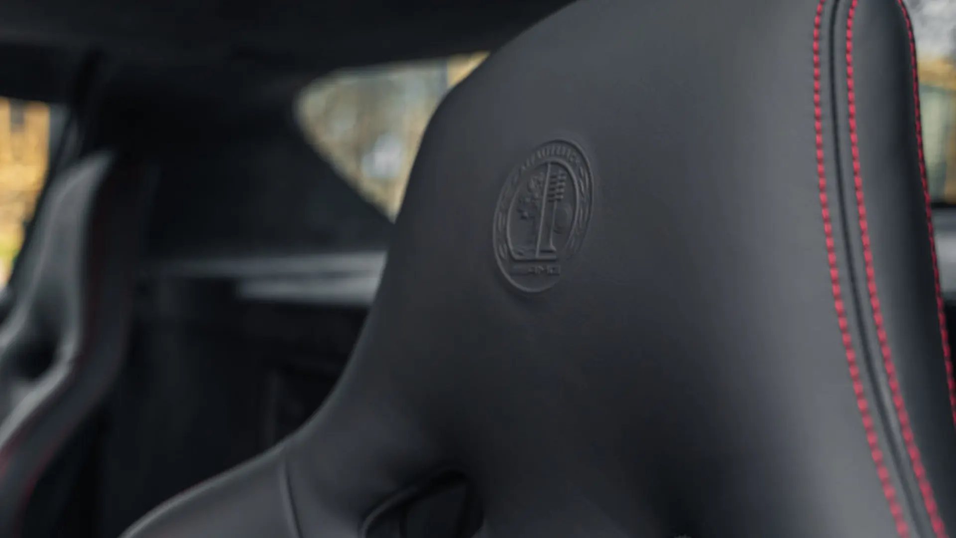 Mercedes-Benz SLS — photo 31