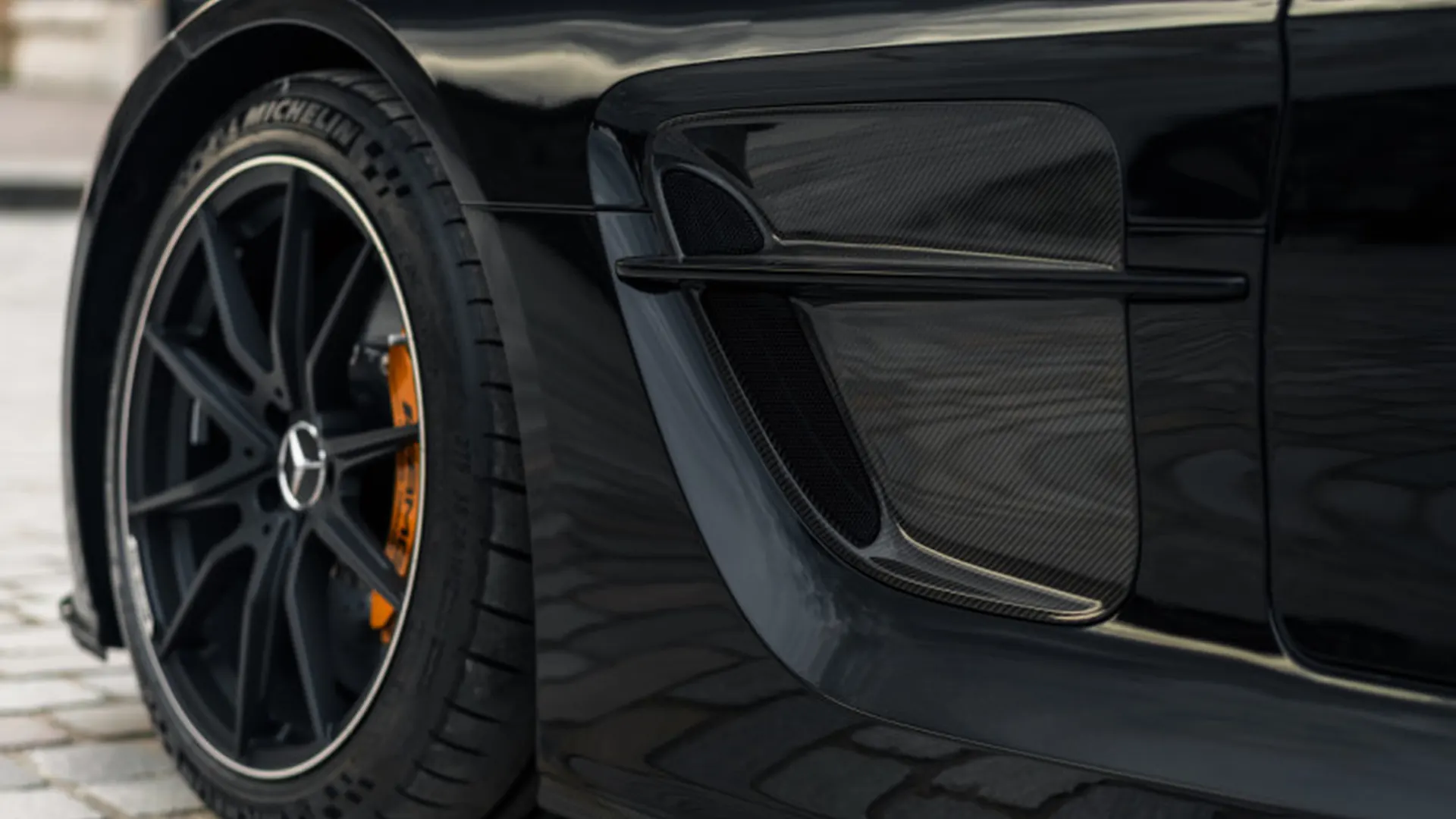Mercedes-Benz SLS — photo 46