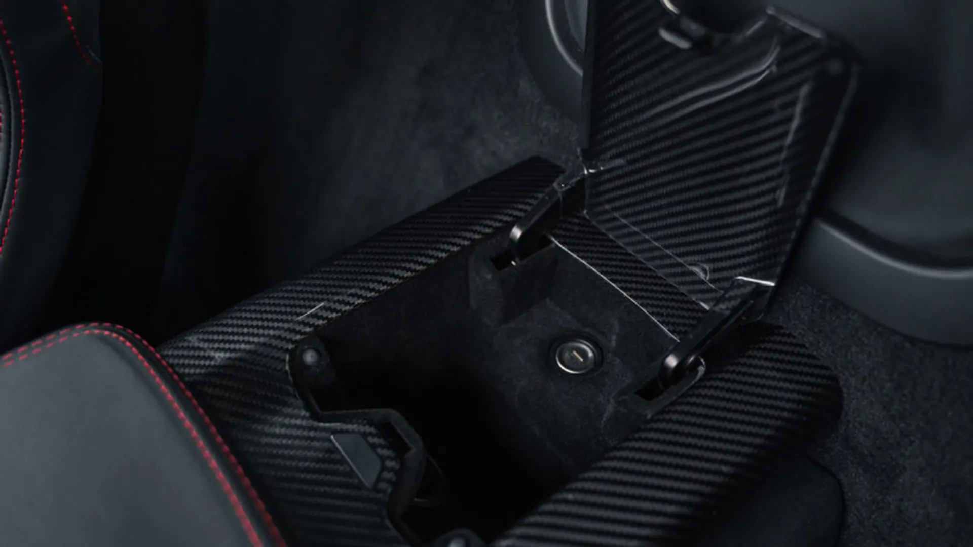 Mercedes-Benz SLS — photo 28