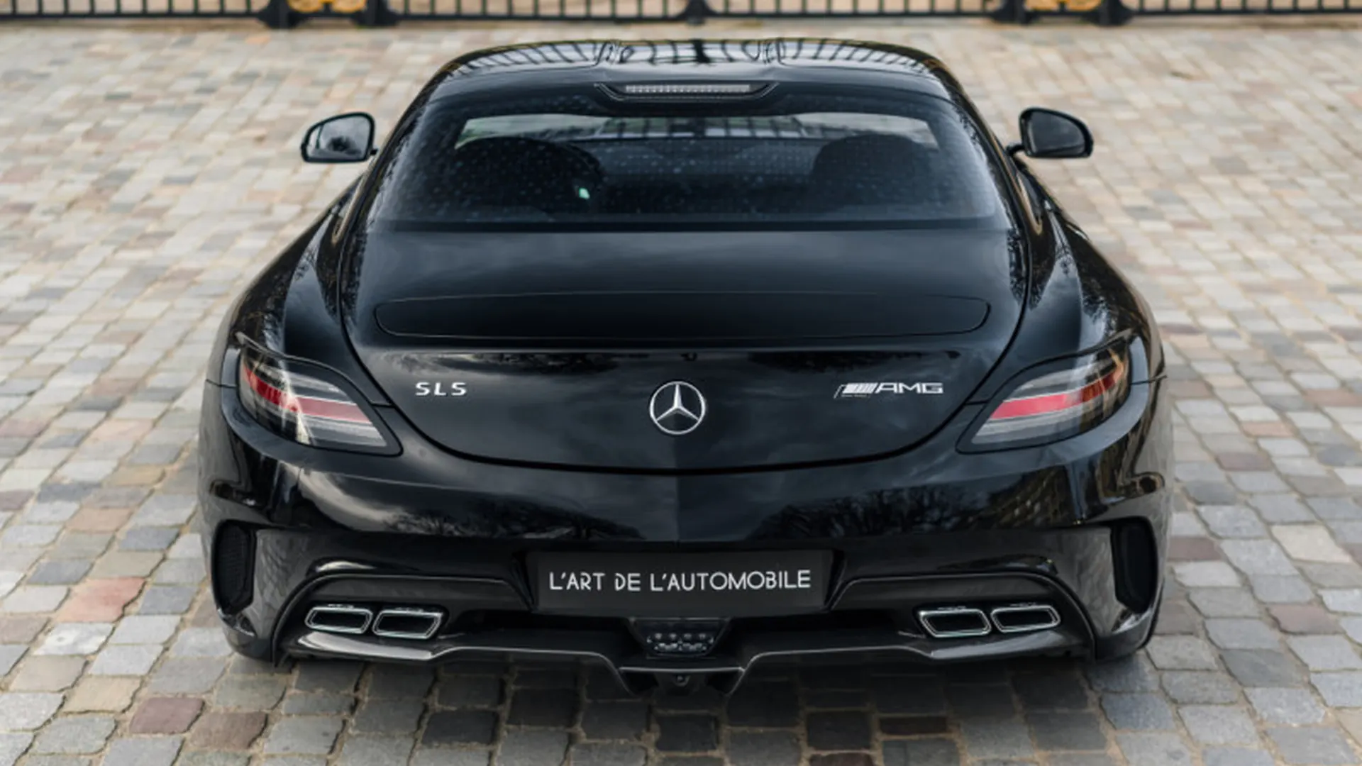 Mercedes-Benz SLS — photo 9