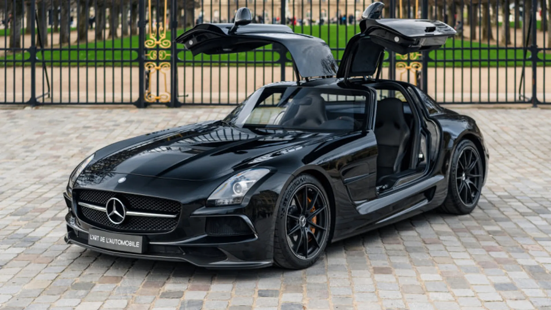 Mercedes-Benz SLS — photo 2