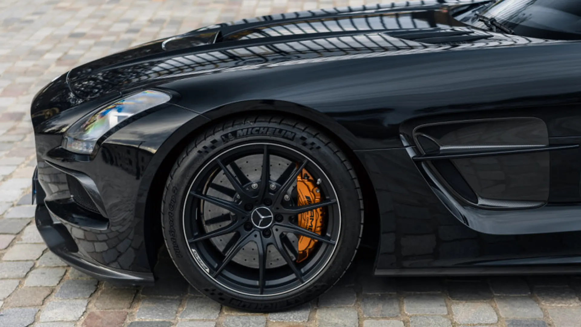Mercedes-Benz SLS — photo 47