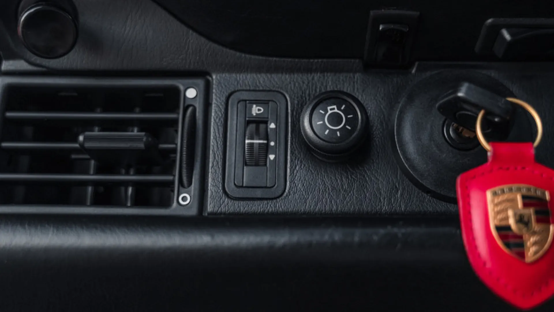 Porsche 964 — photo 21