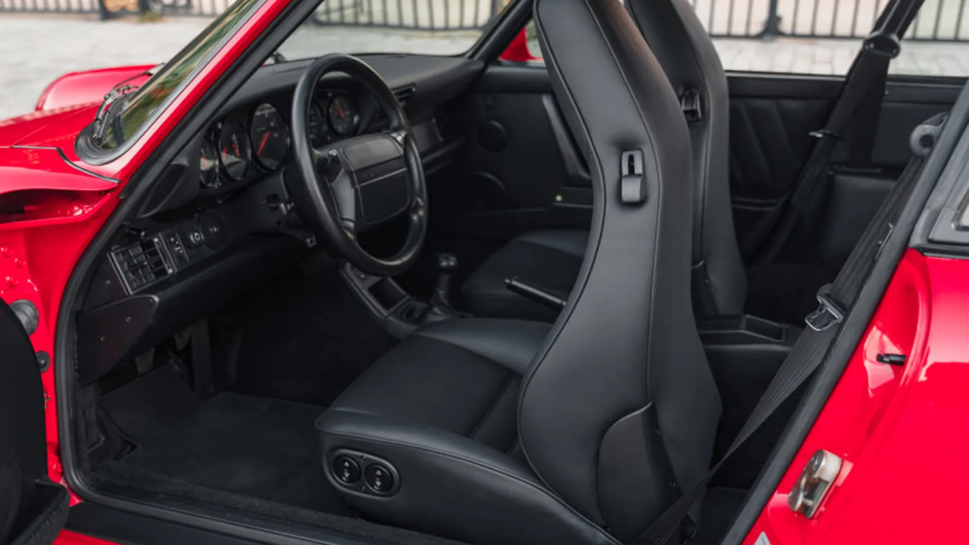 Porsche 964 — photo 14