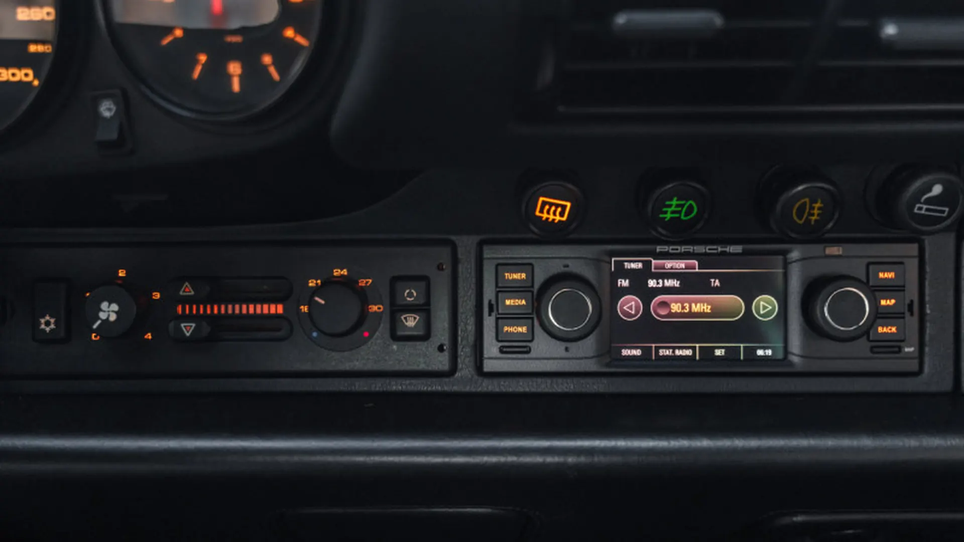 Porsche 964 — photo 24