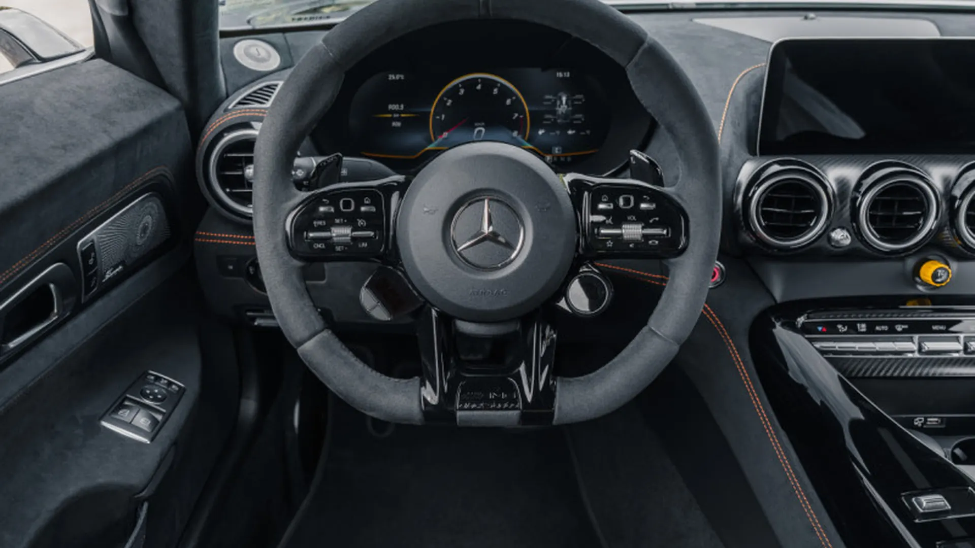 Mercedes-Benz AMG GT — photo 13