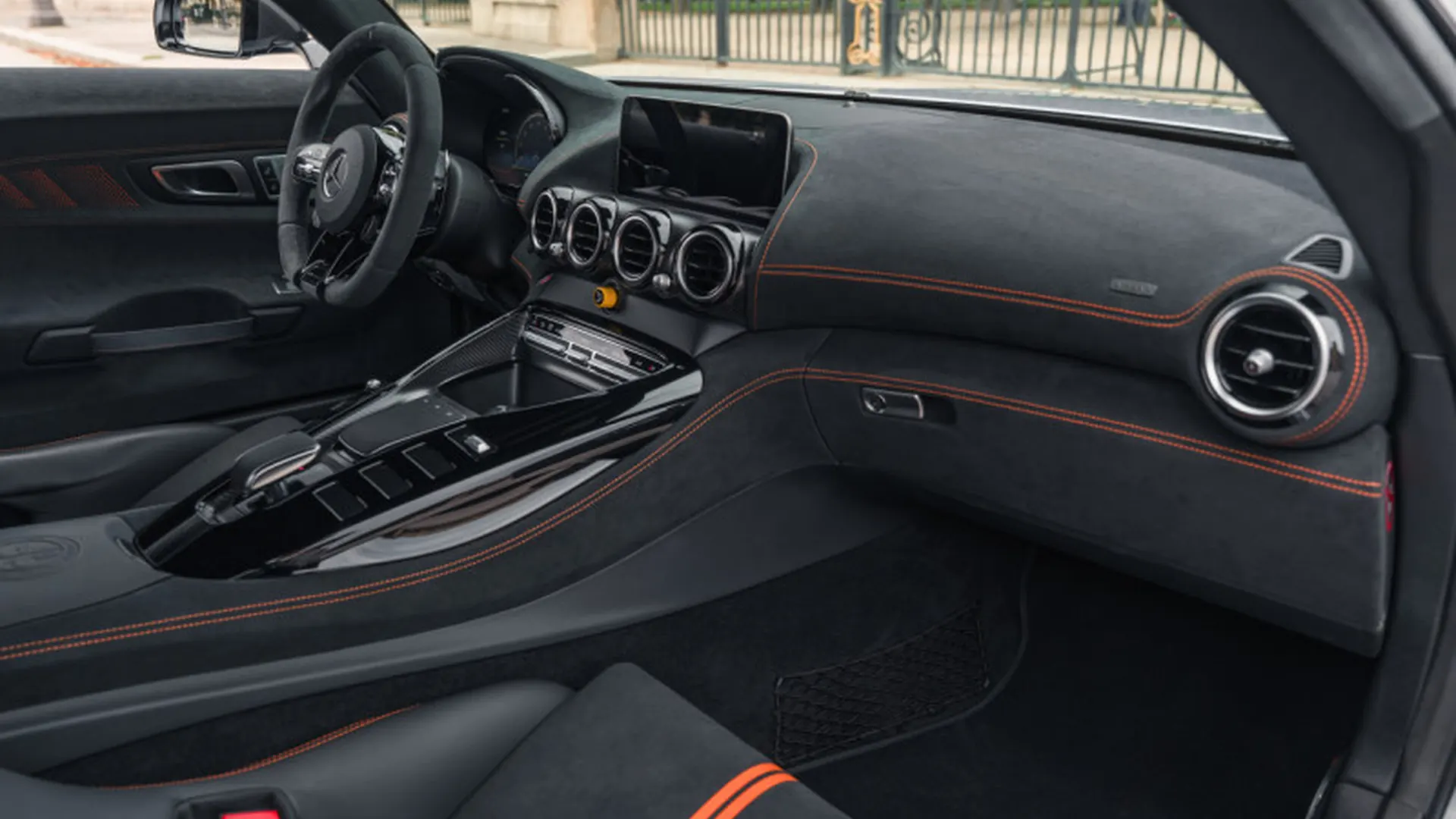 Mercedes-Benz AMG GT — photo 8