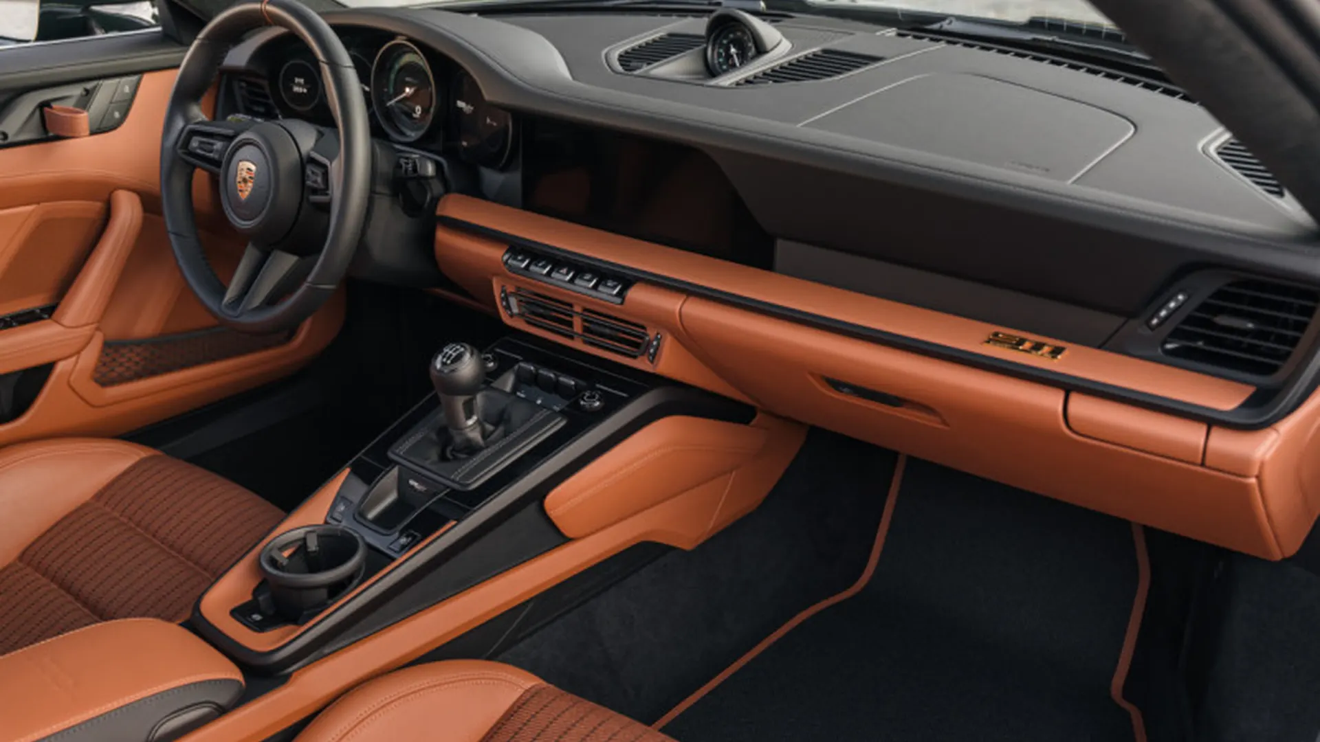 Porsche 992 — photo 9