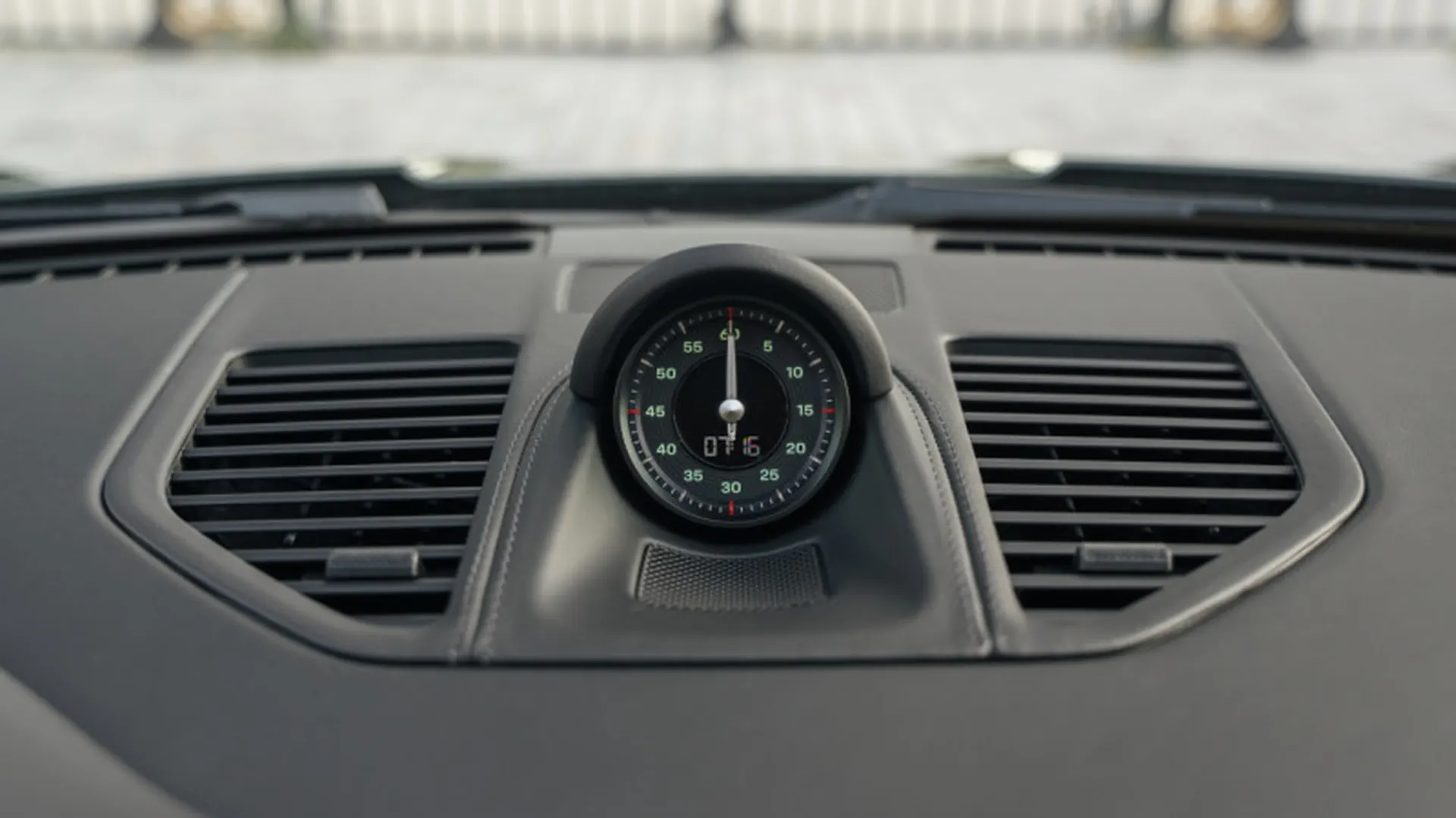Porsche 992 — photo 17