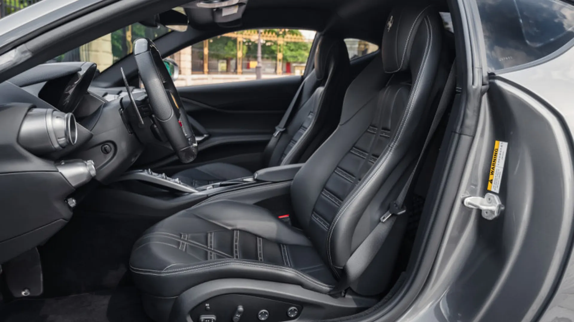 Ferrari 812 — photo 9