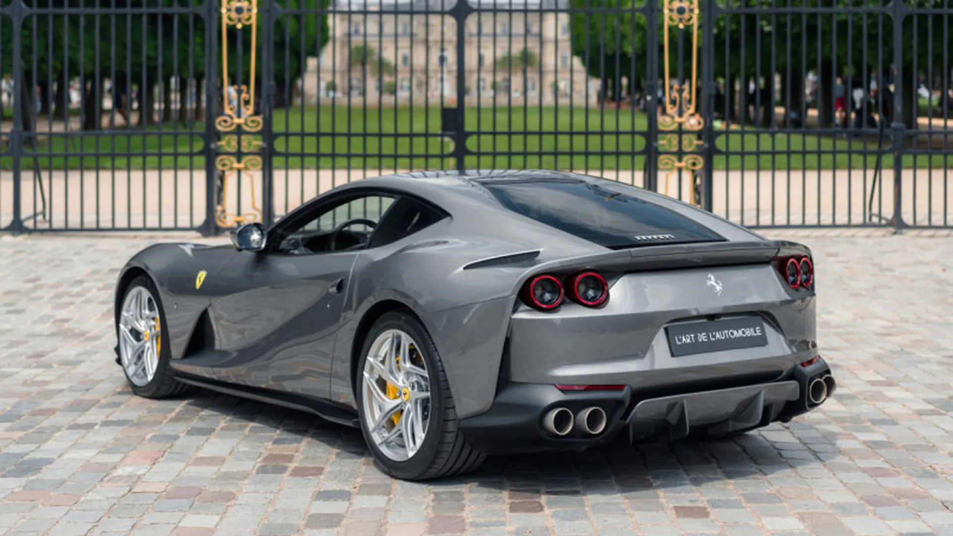 Ferrari 812 — photo 3
