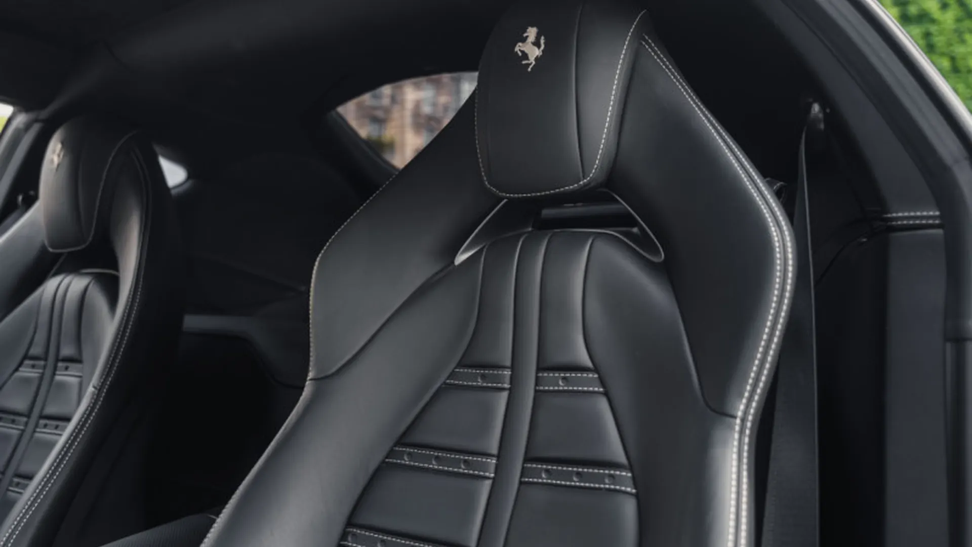 Ferrari 812 — photo 10