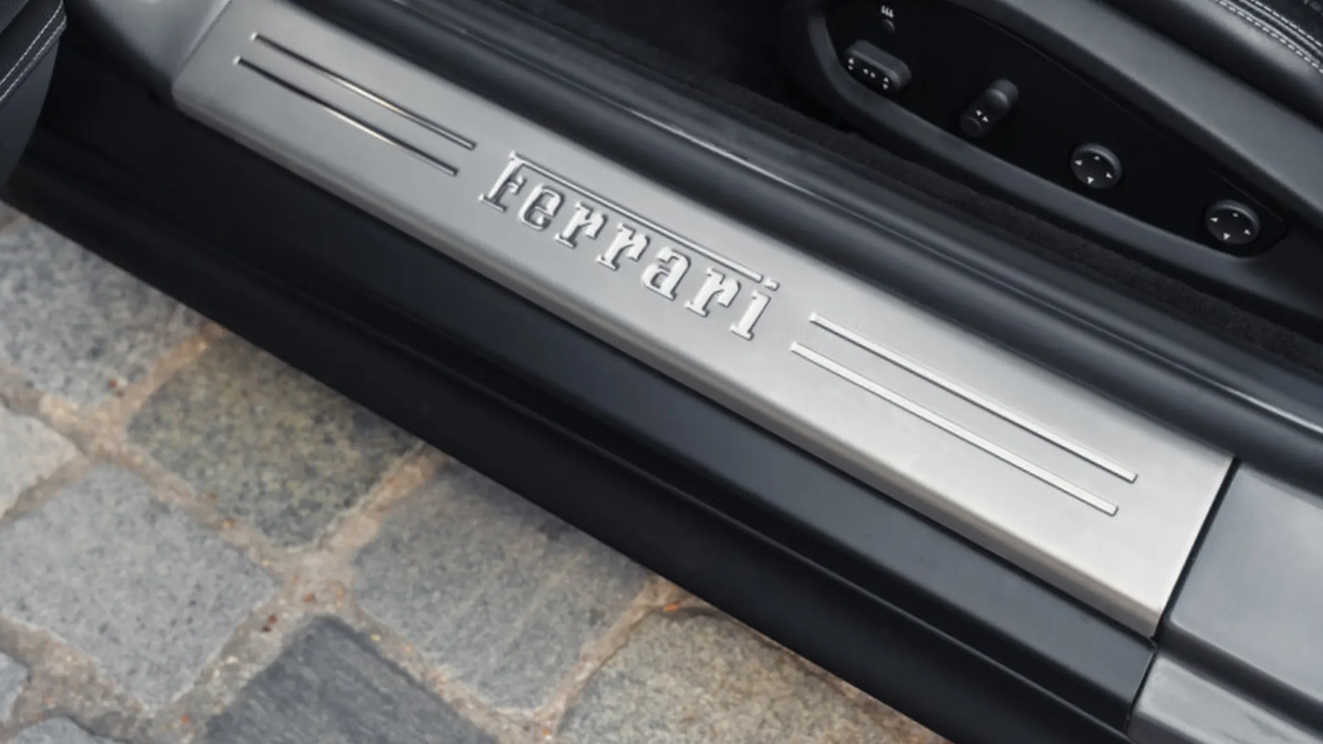 Ferrari 812 — photo 12