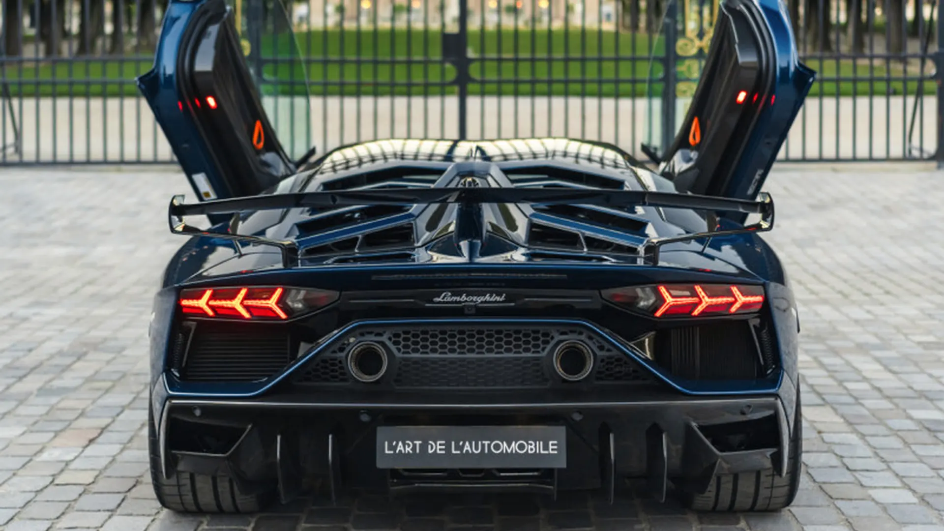 Lamborghini Aventador — photo 10