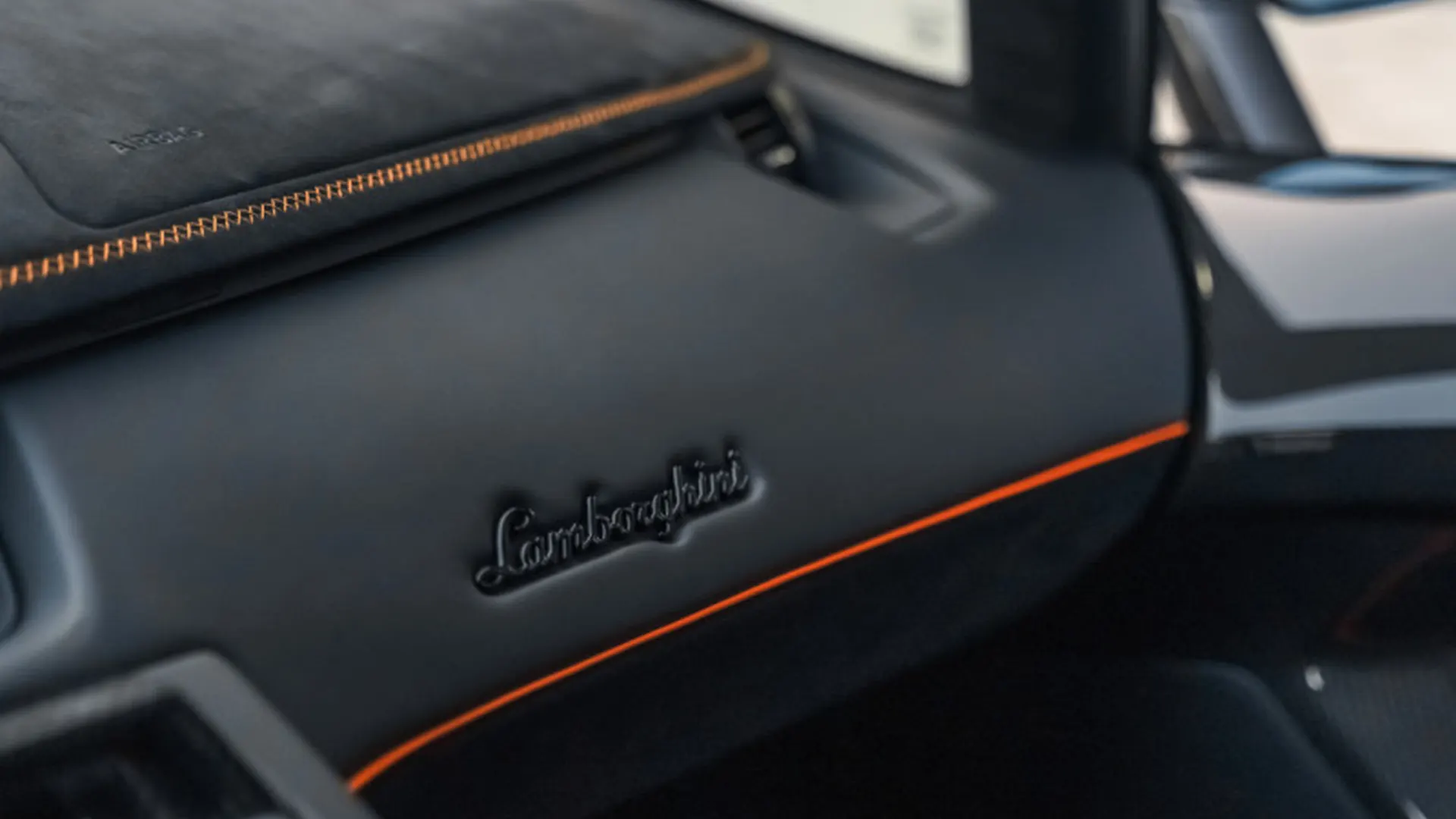 Lamborghini Aventador — photo 24