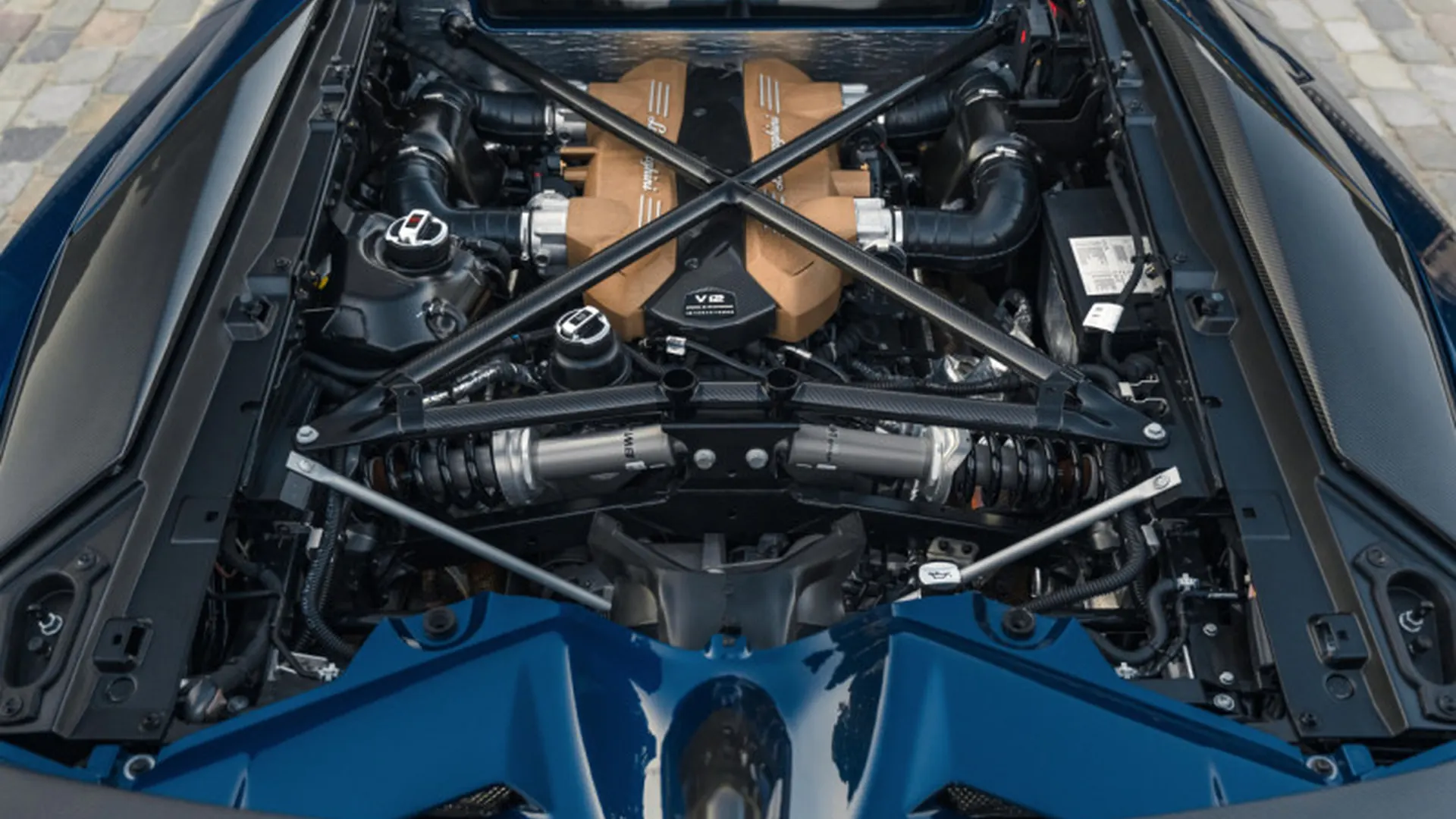 Lamborghini Aventador — photo 32