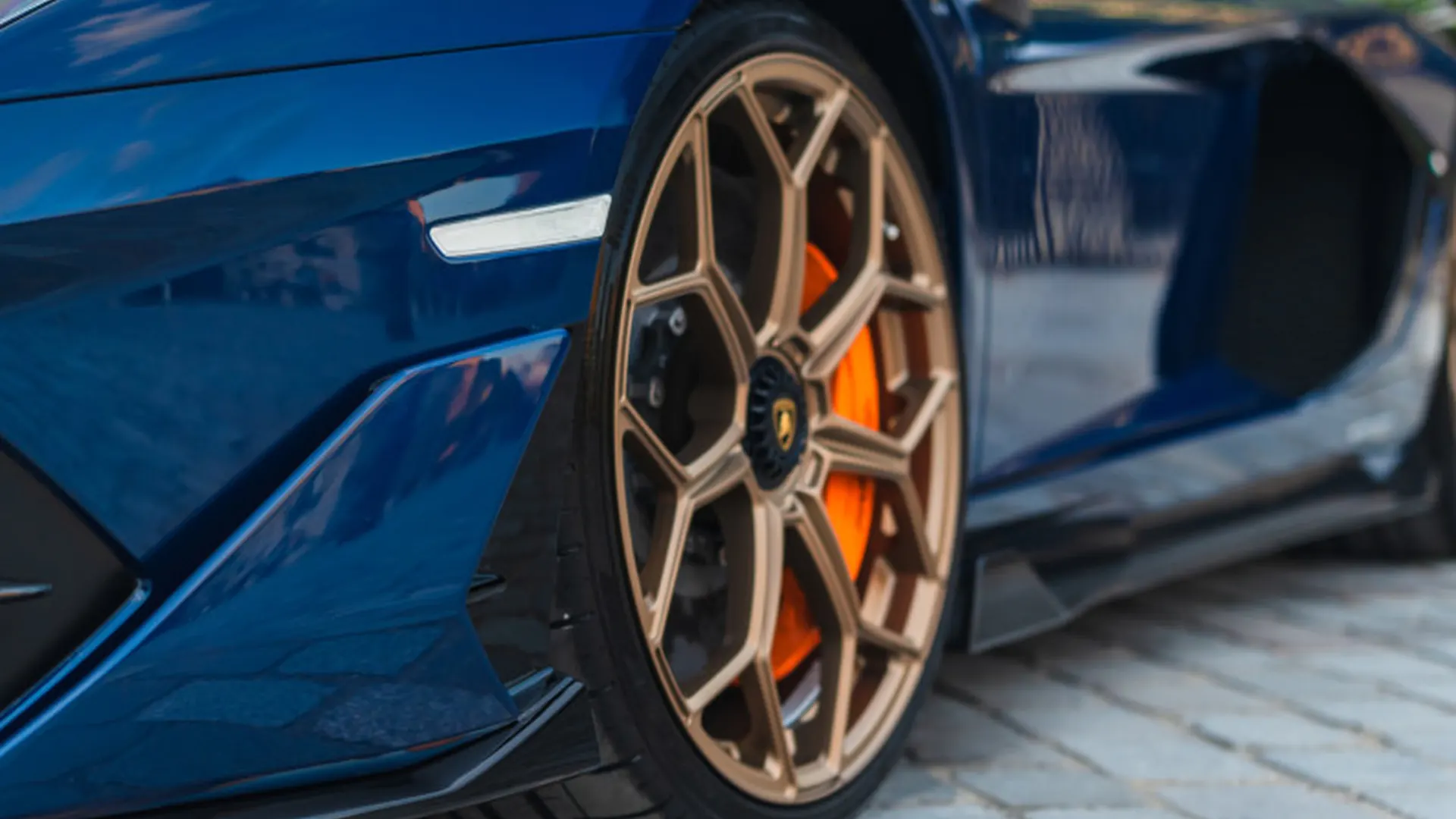 Lamborghini Aventador — photo 42