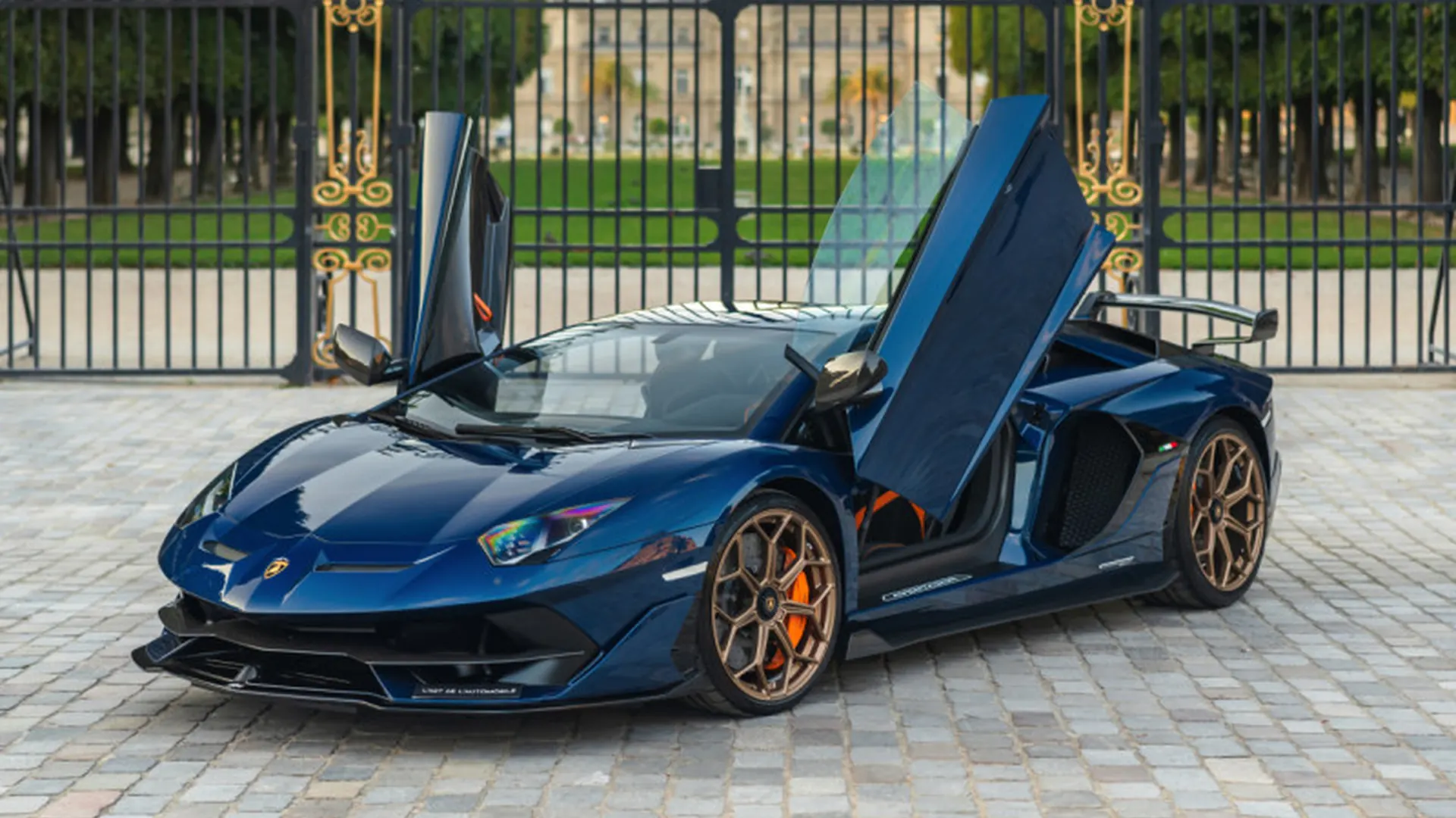 Lamborghini Aventador — photo 2