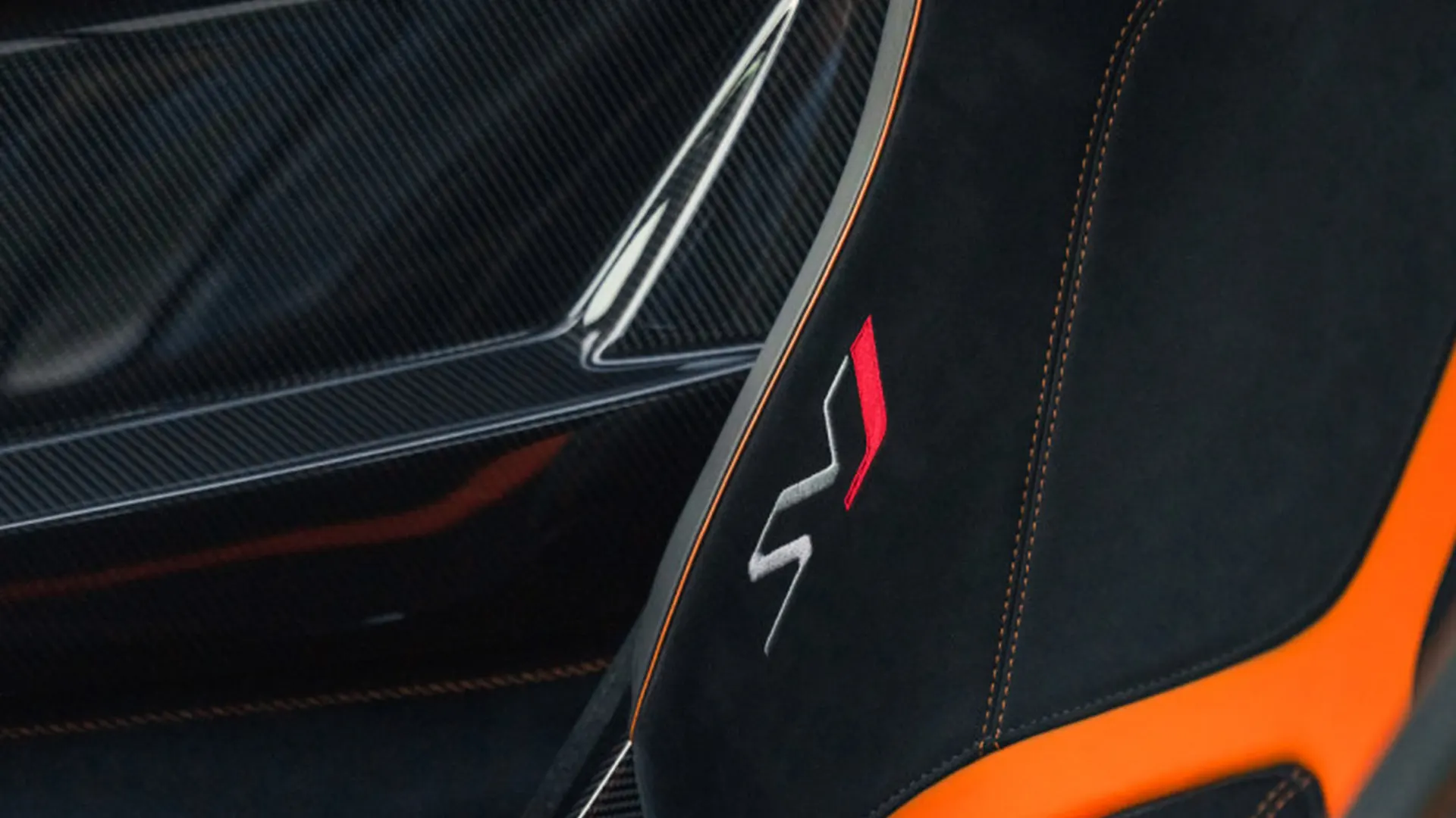 Lamborghini Aventador — photo 23