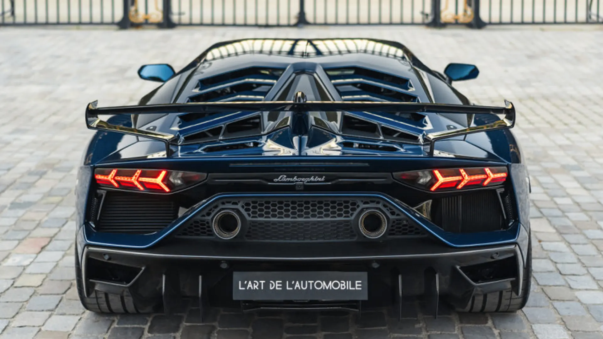 Lamborghini Aventador — photo 9