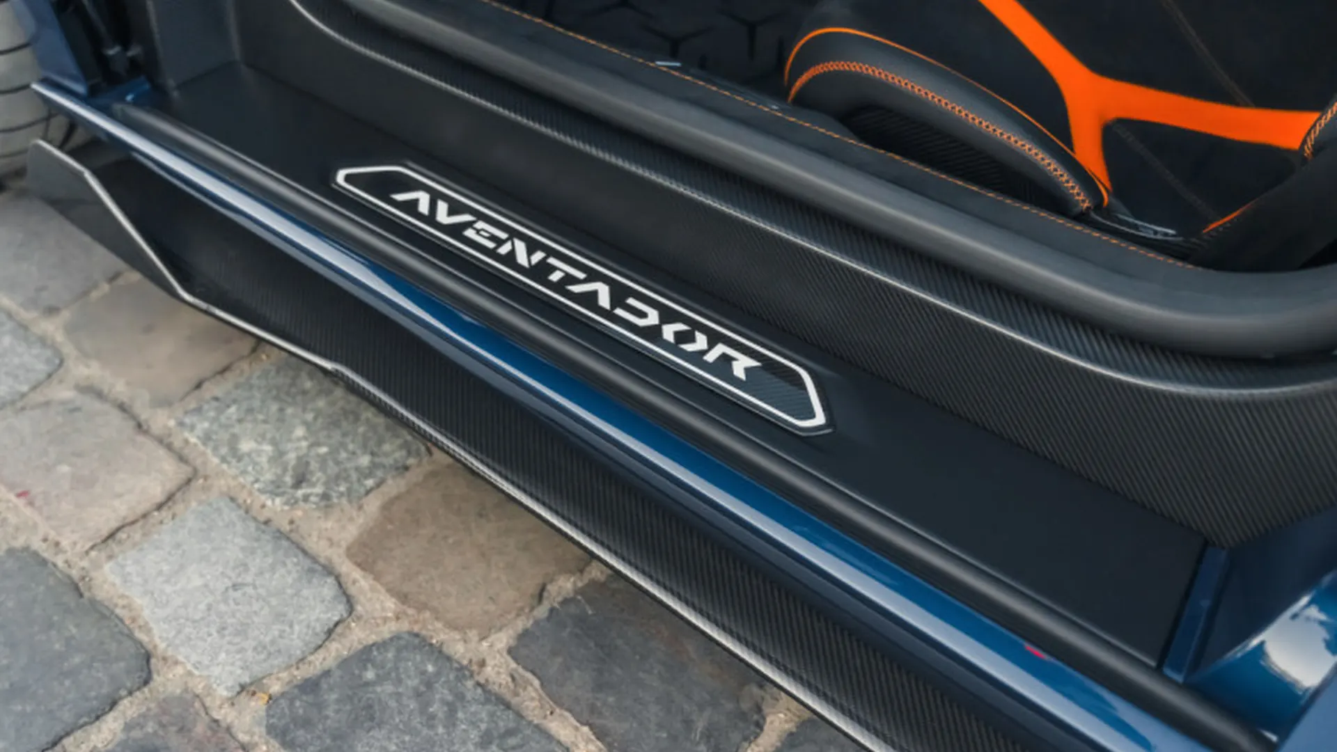 Lamborghini Aventador — photo 18