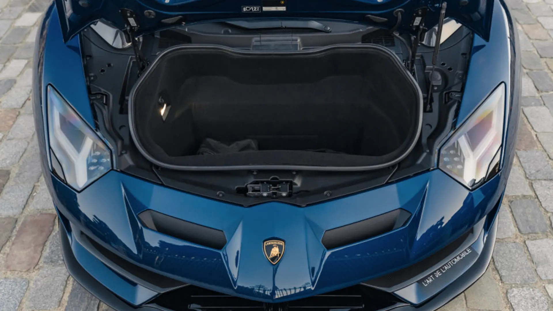 Lamborghini Aventador — photo 30