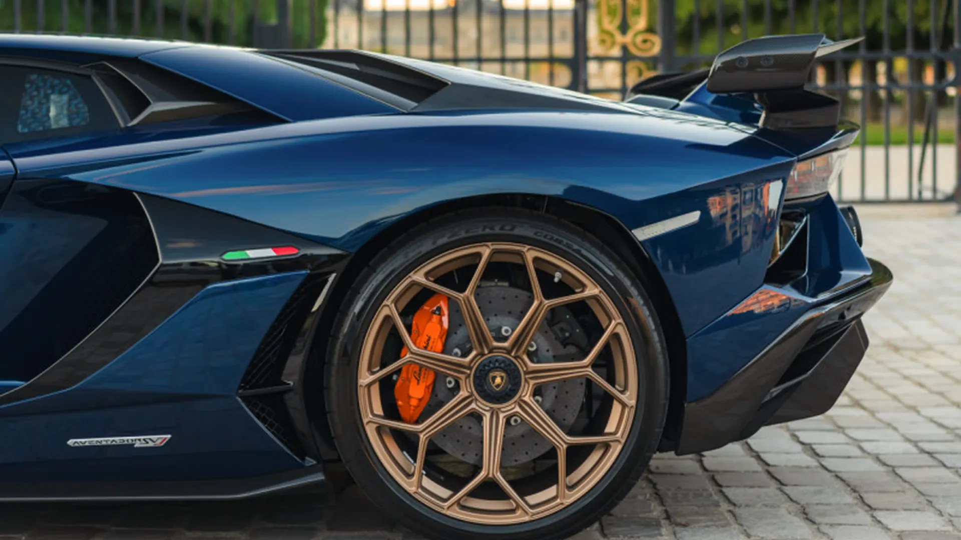 Lamborghini Aventador — photo 45