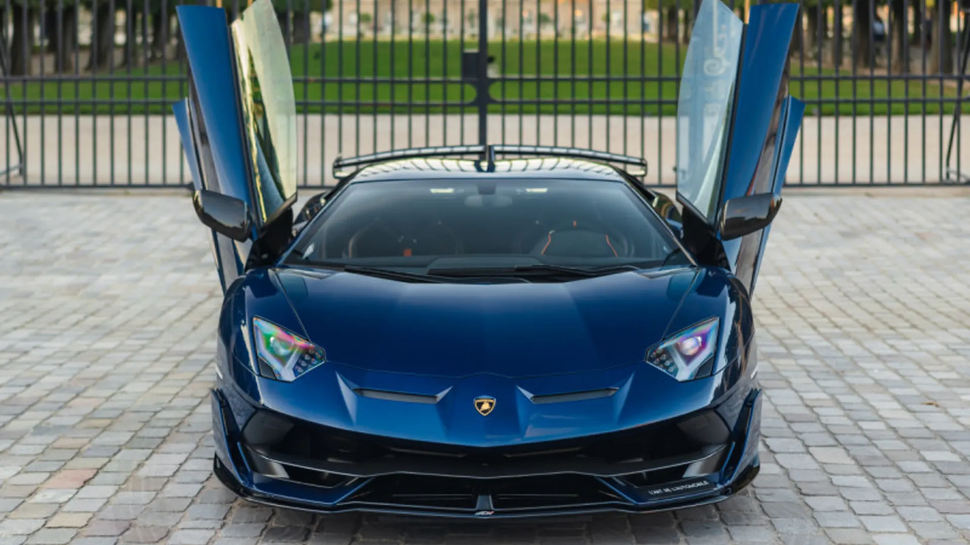 Lamborghini Aventador — photo 8