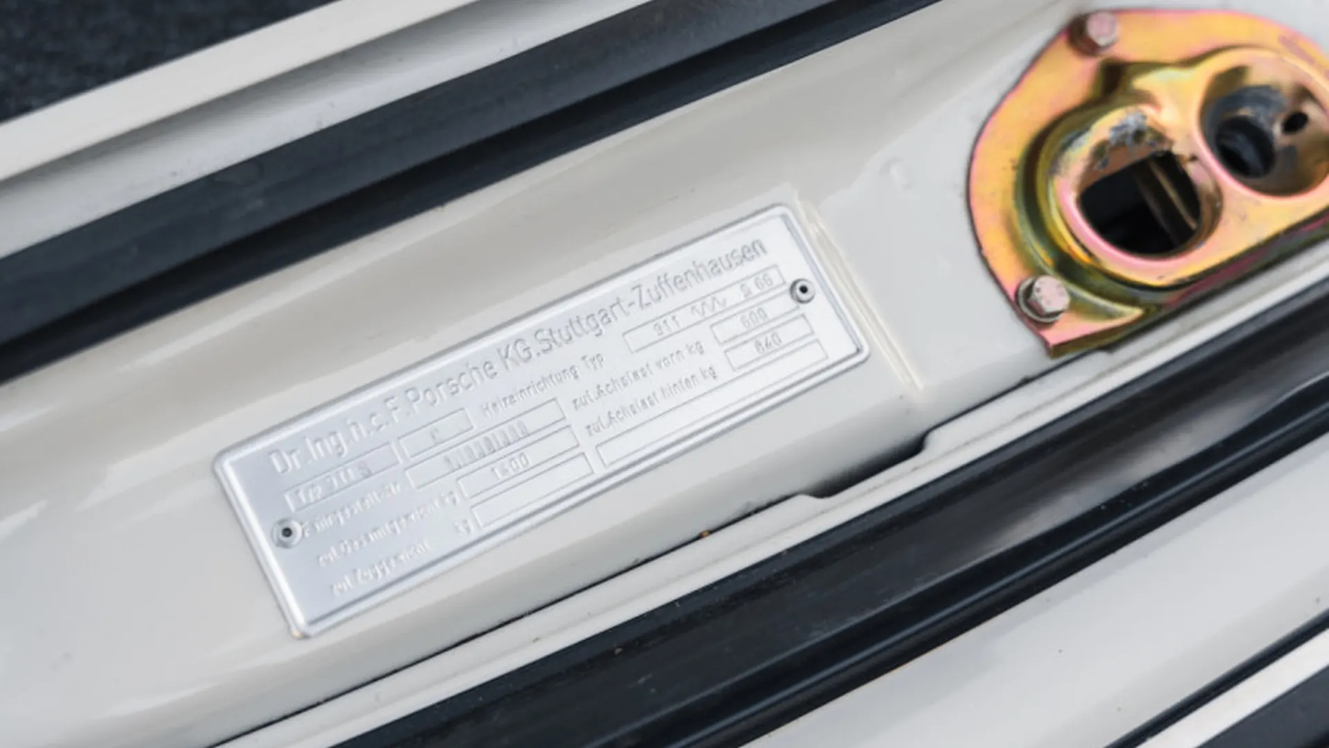 Porsche 911 — photo 42