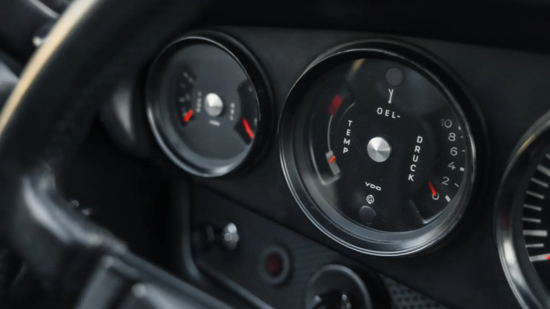 Porsche 911 — photo 17
