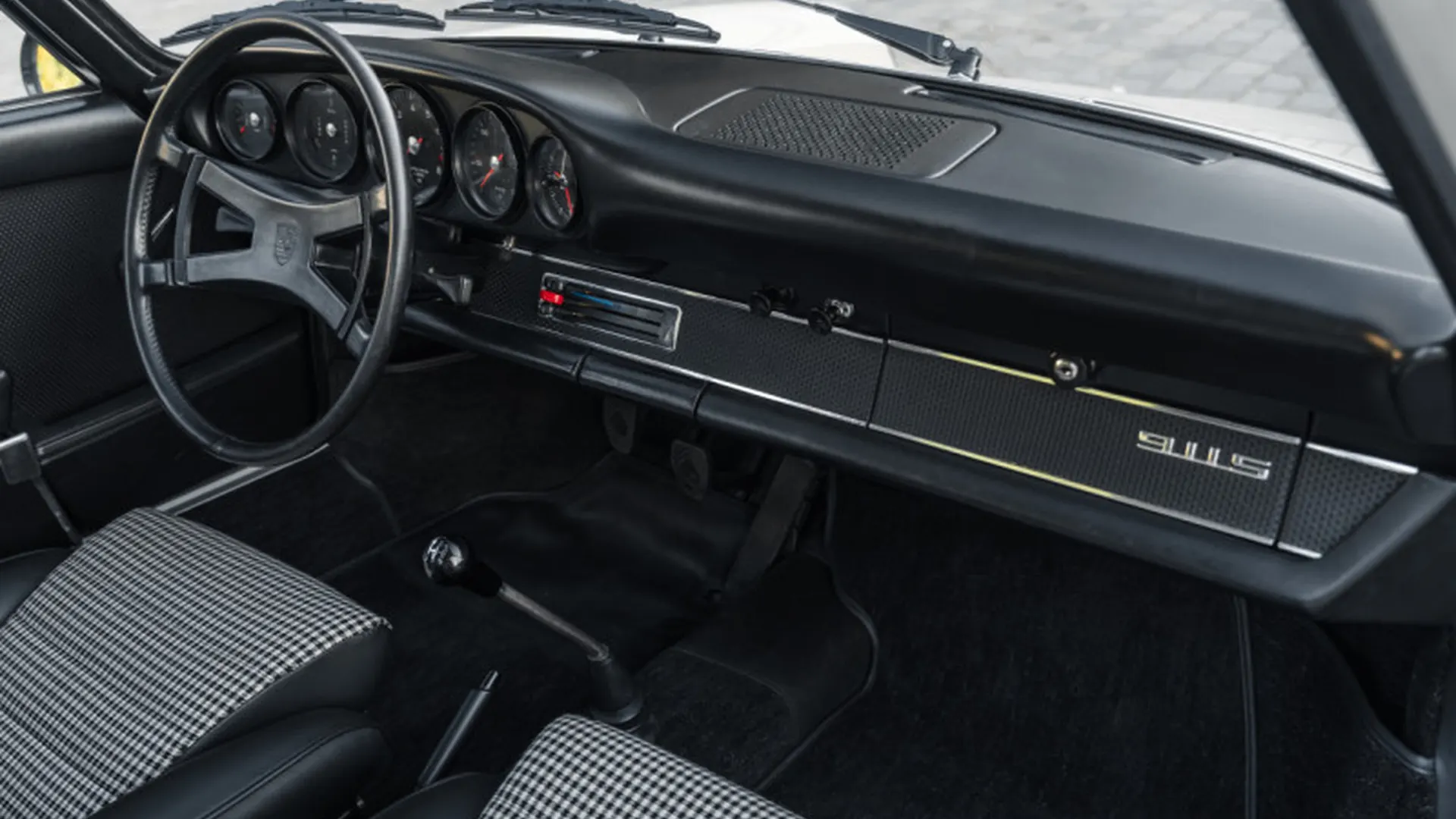 Porsche 911 — photo 9