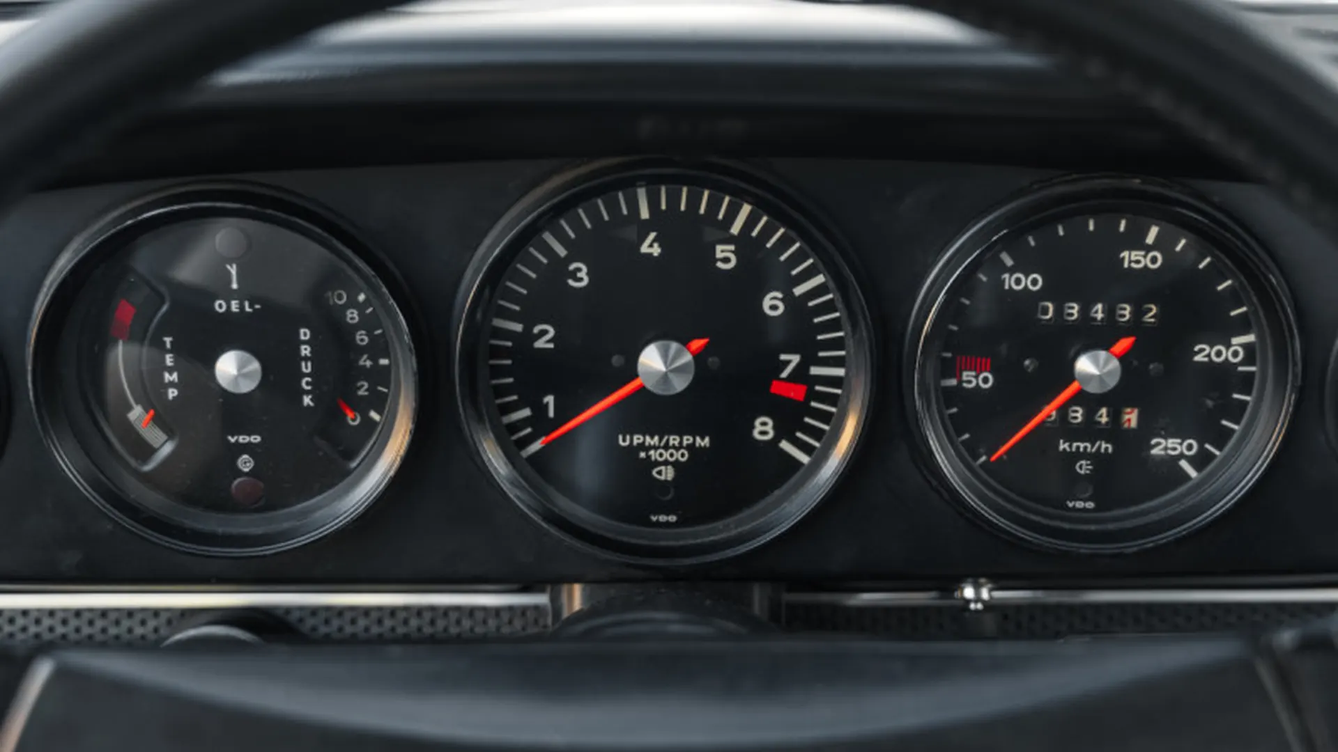 Porsche 911 — photo 19