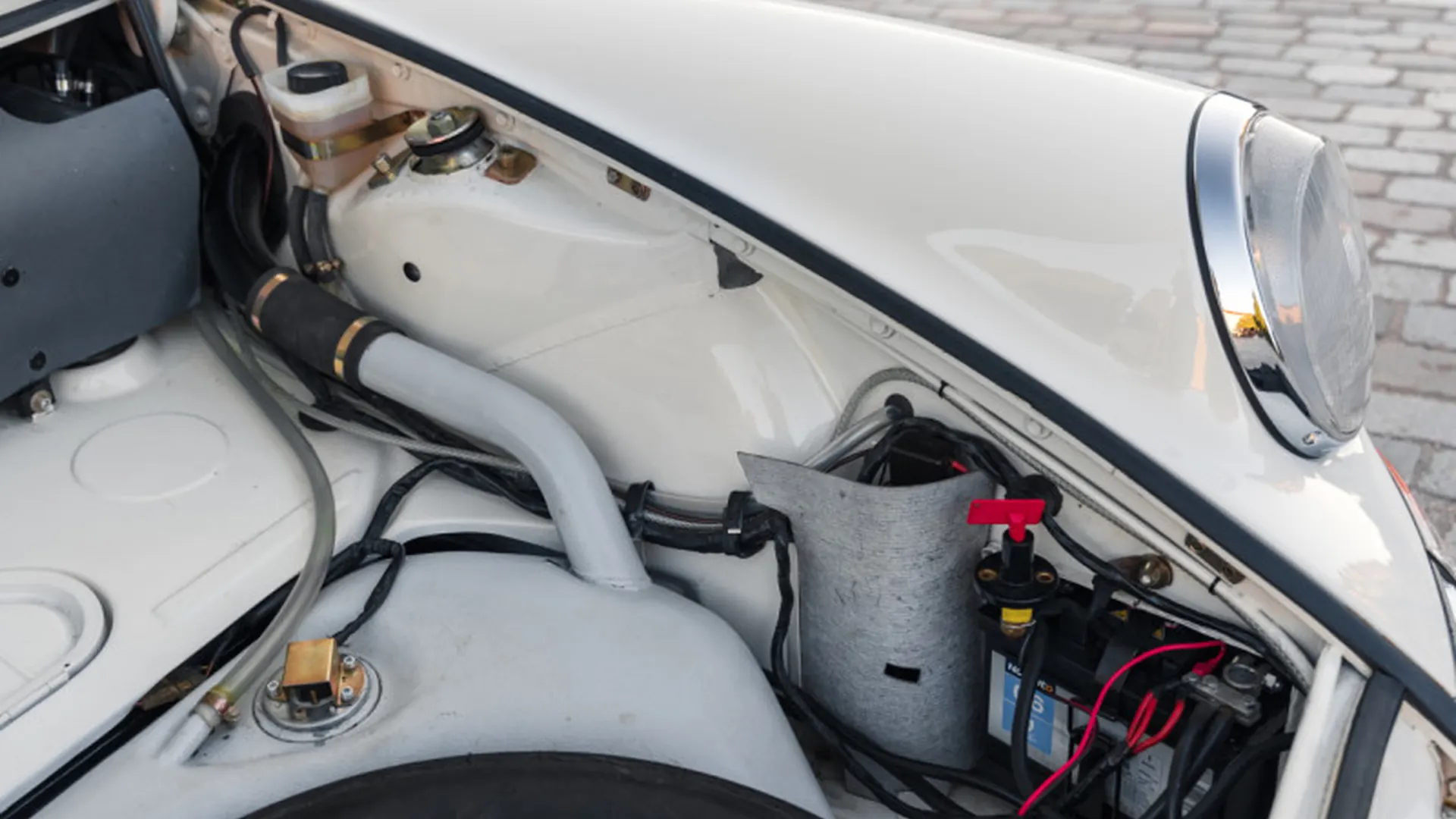 Porsche 911 — photo 38
