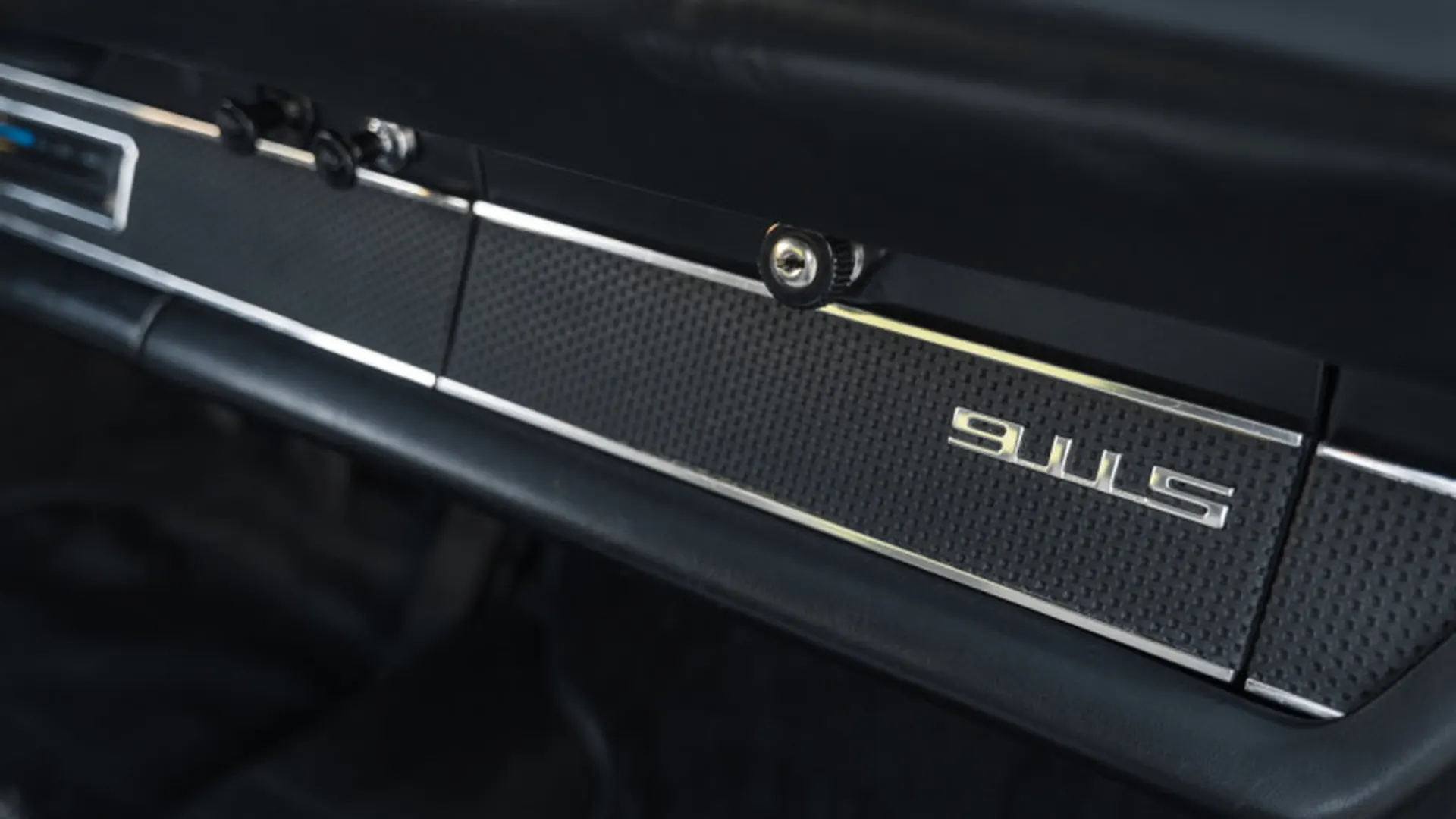 Porsche 911 — photo 25