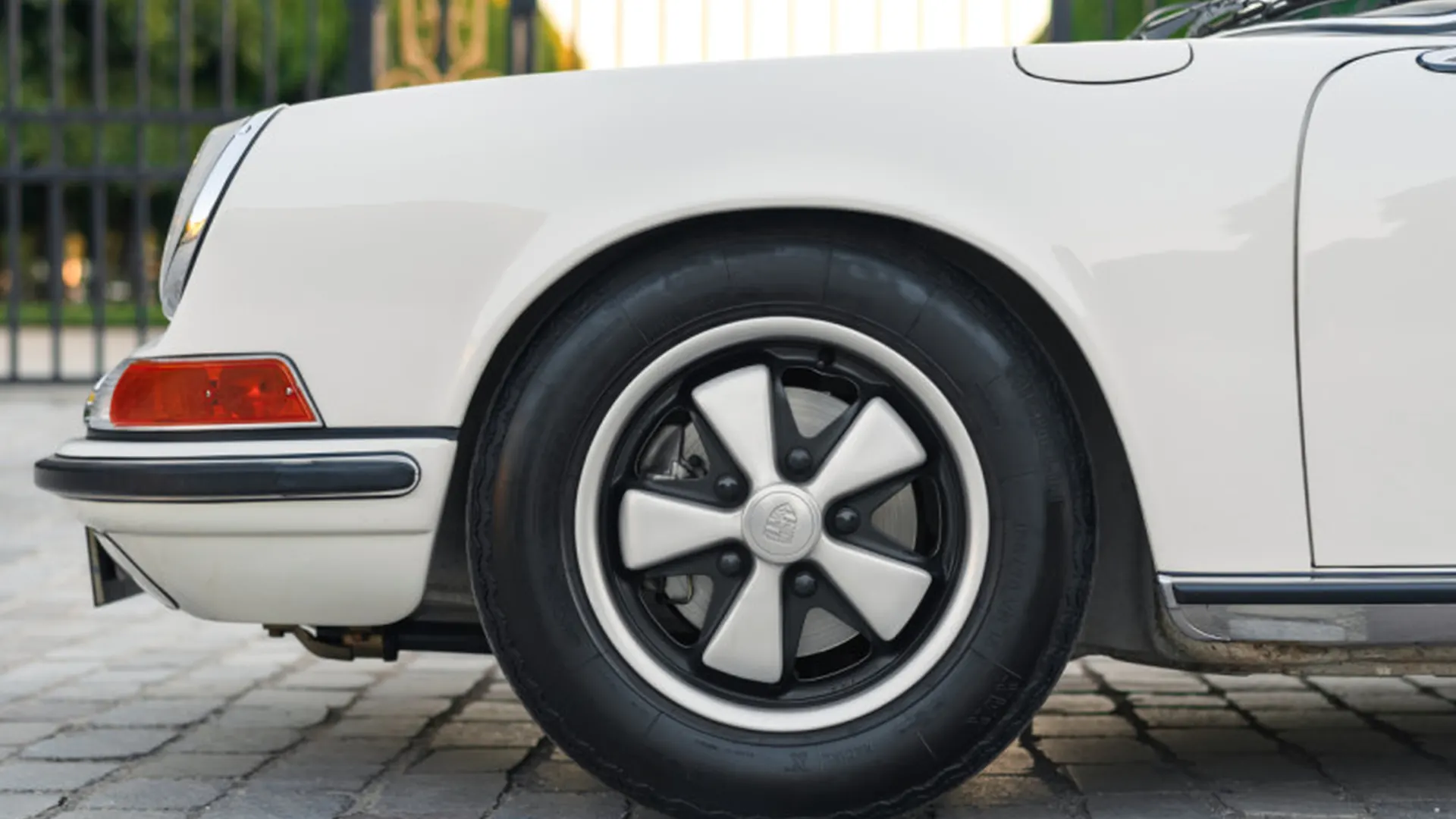 Porsche 911 — photo 6